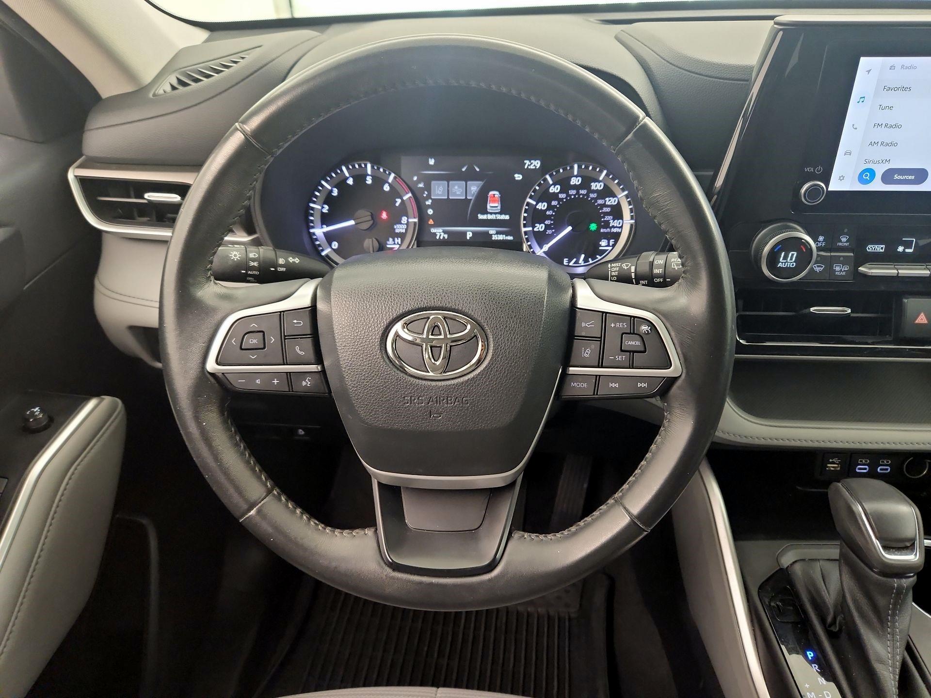 Thumbnail: 2023 Toyota Highlander - 10