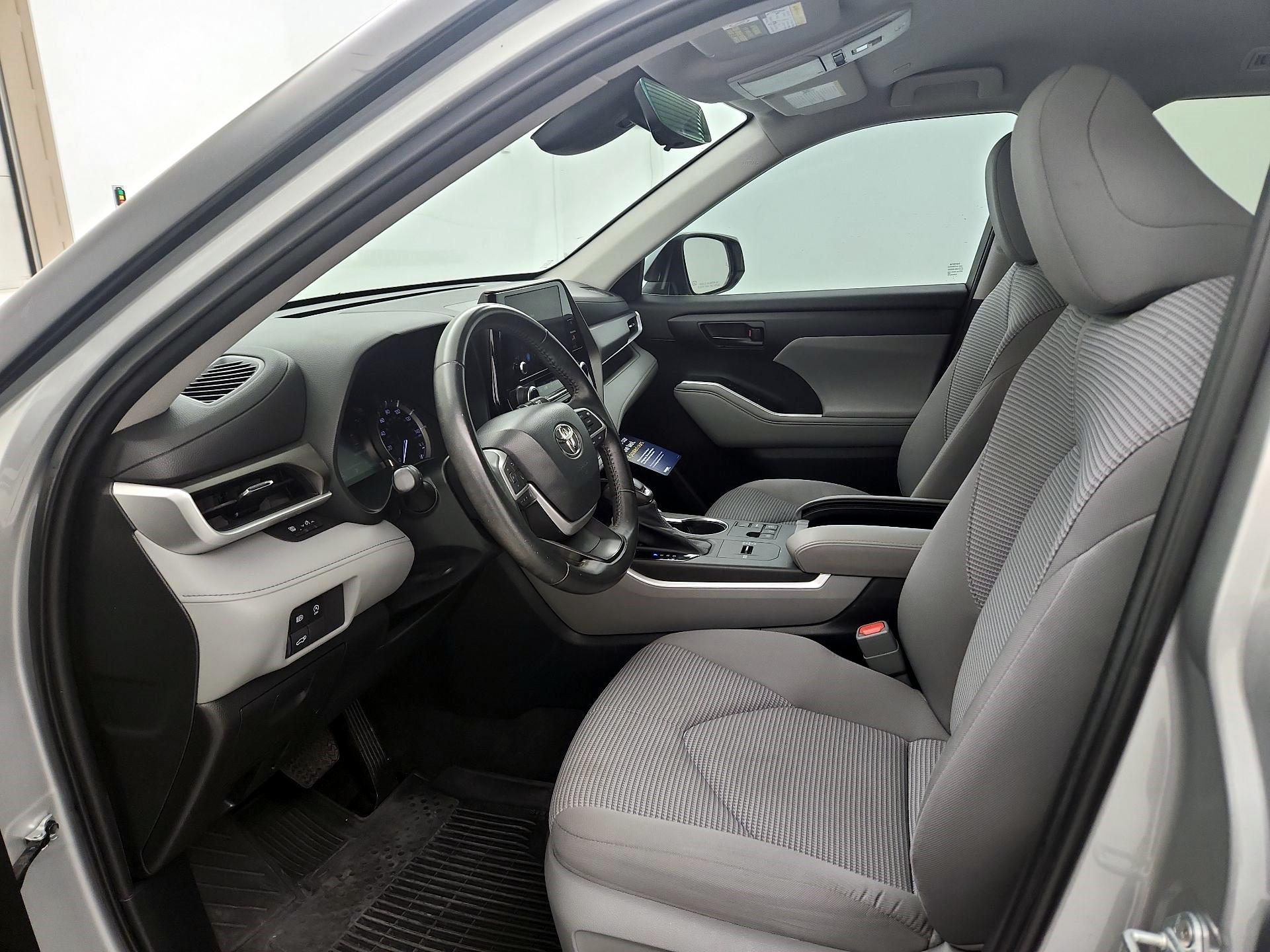 Thumbnail: 2023 Toyota Highlander - 11