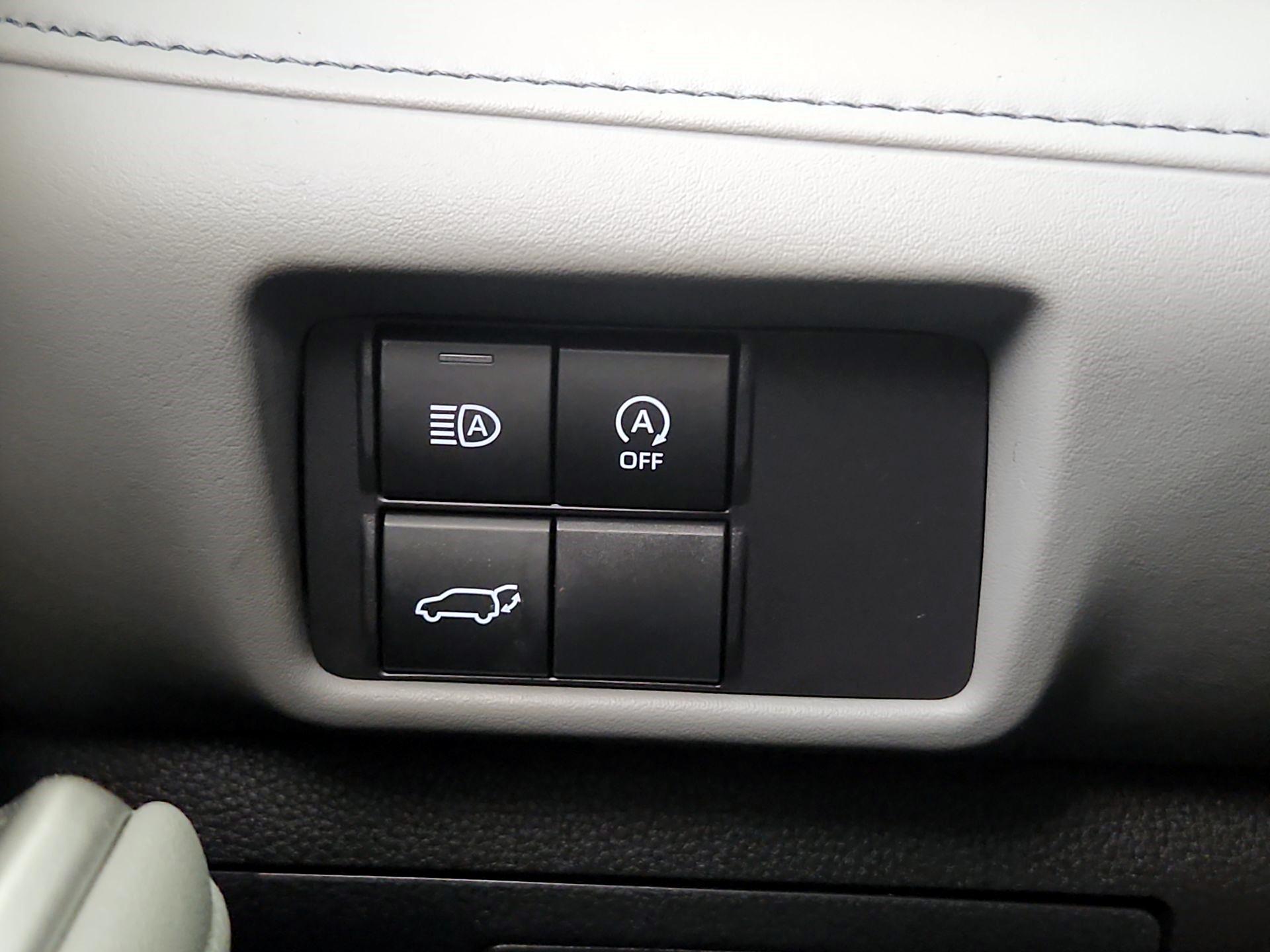 Thumbnail: 2023 Toyota Highlander - 13