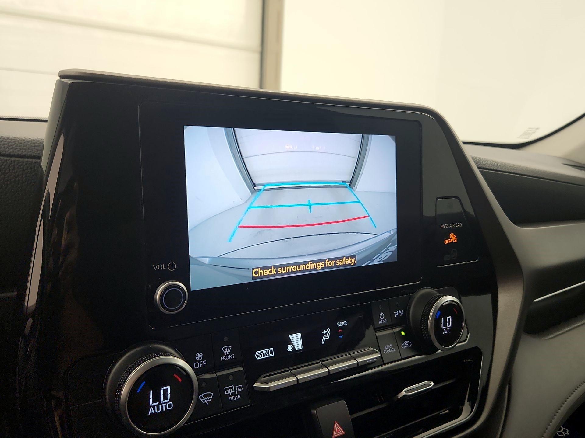 Thumbnail: 2023 Toyota Highlander - 15