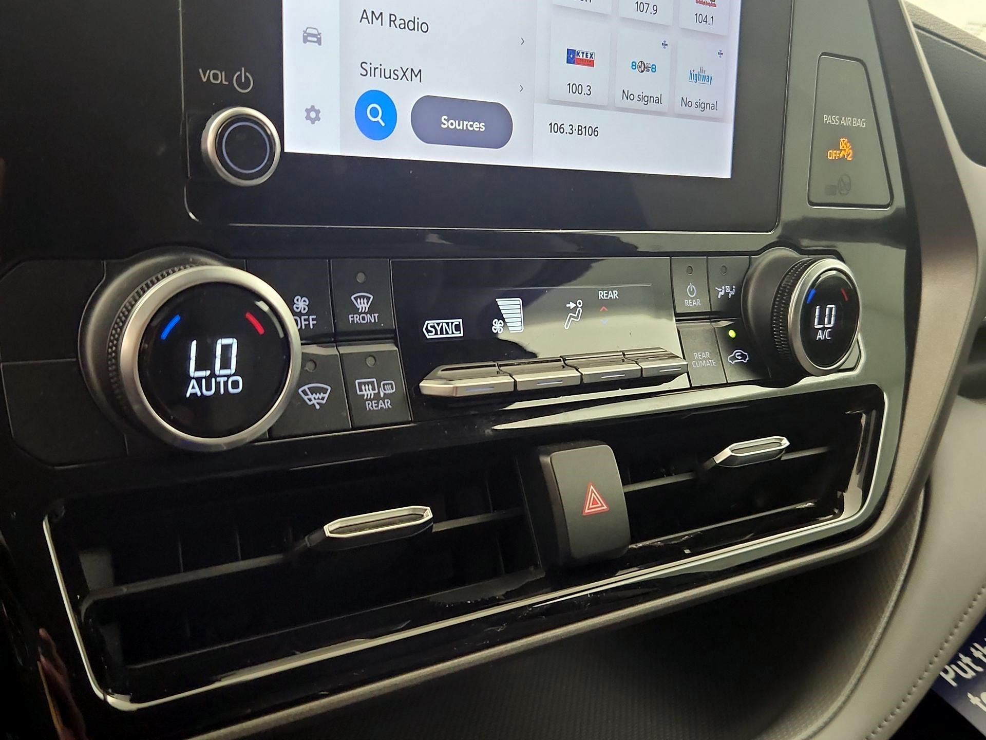 Thumbnail: 2023 Toyota Highlander - 17