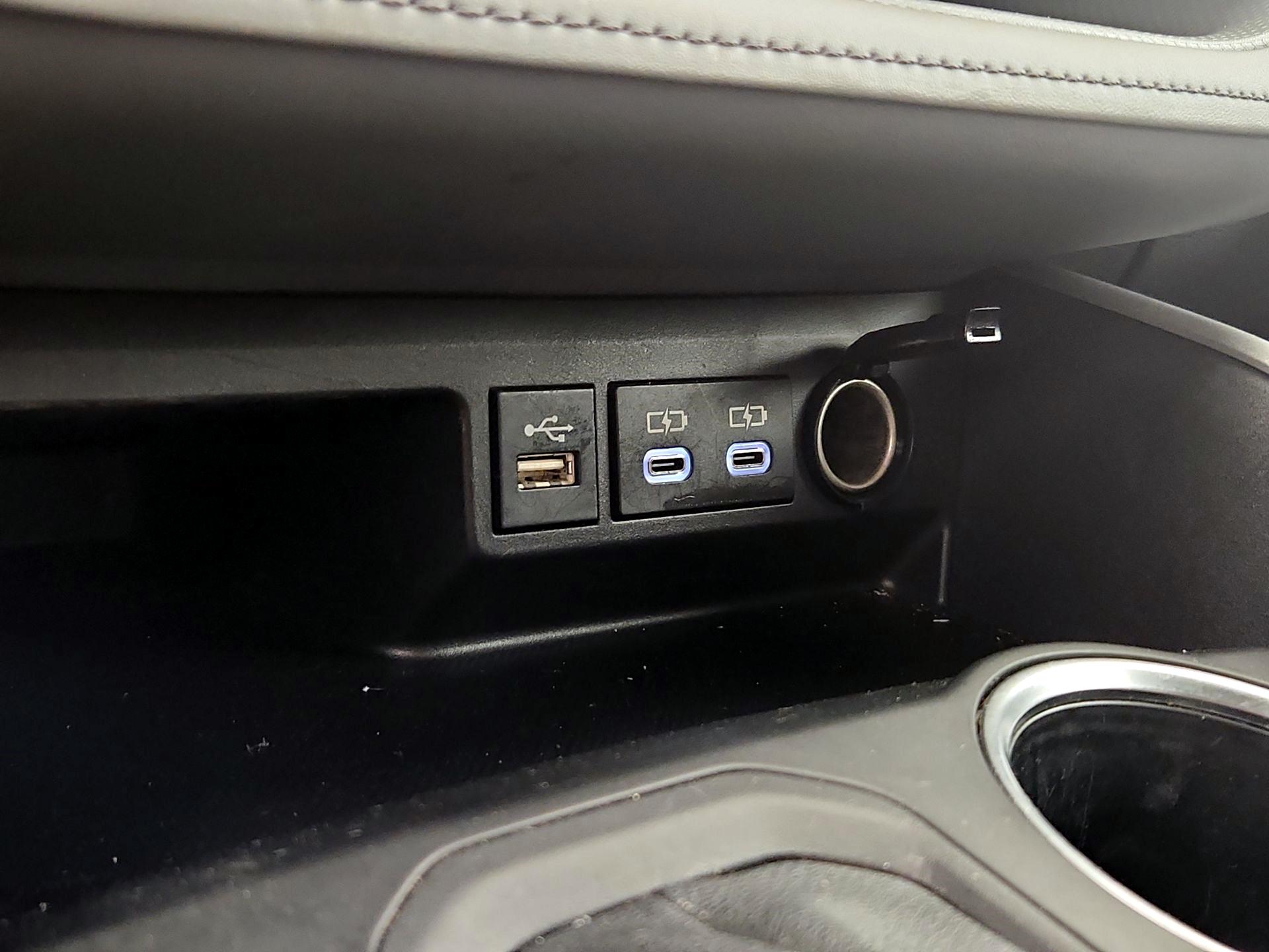 Thumbnail: 2023 Toyota Highlander - 19