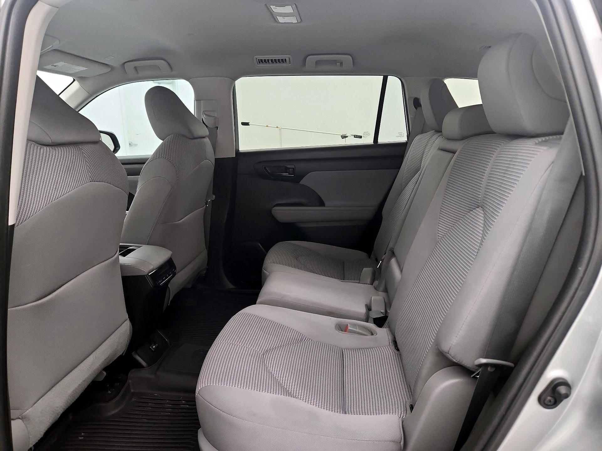 Thumbnail: 2023 Toyota Highlander - 20