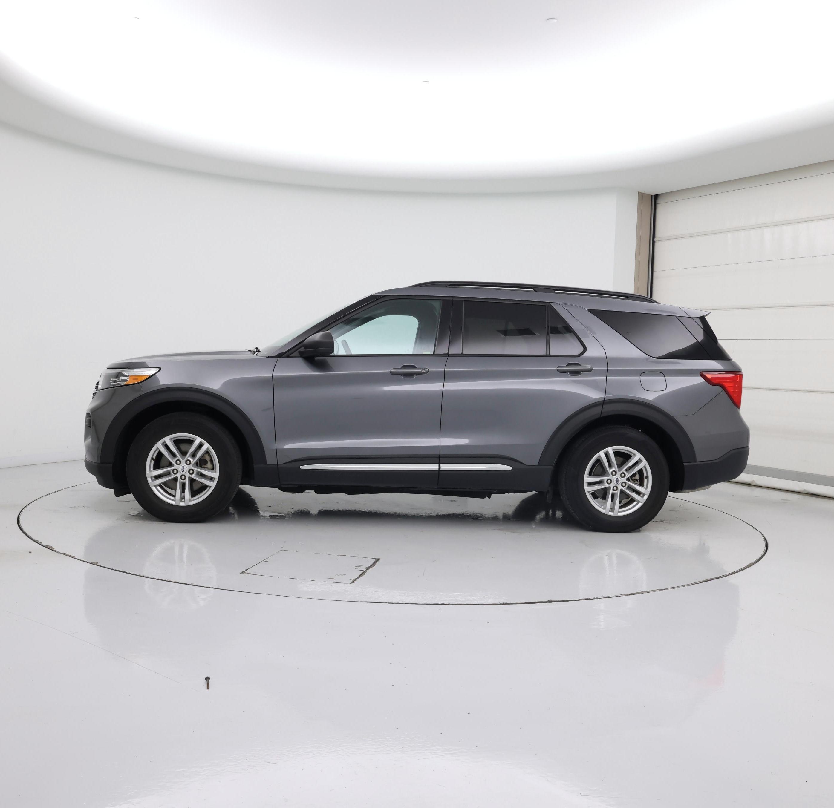 Thumbnail: 2022 Ford Explorer - 3