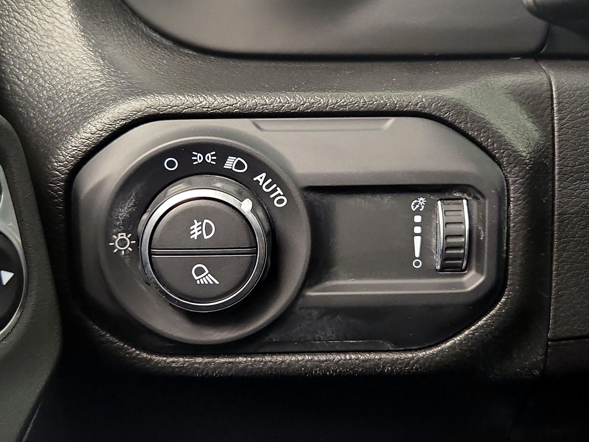 Thumbnail: 2023 Jeep Gladiator - 13