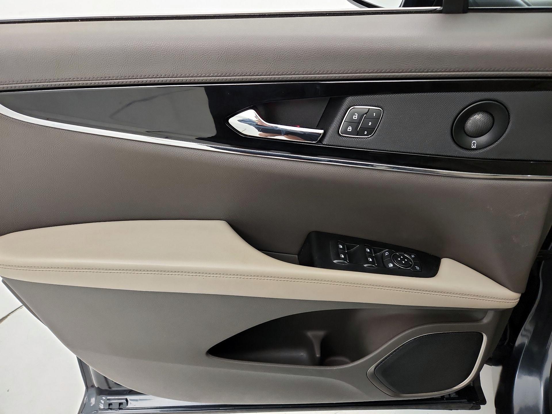 Thumbnail: 2021 Lincoln Nautilus - 12