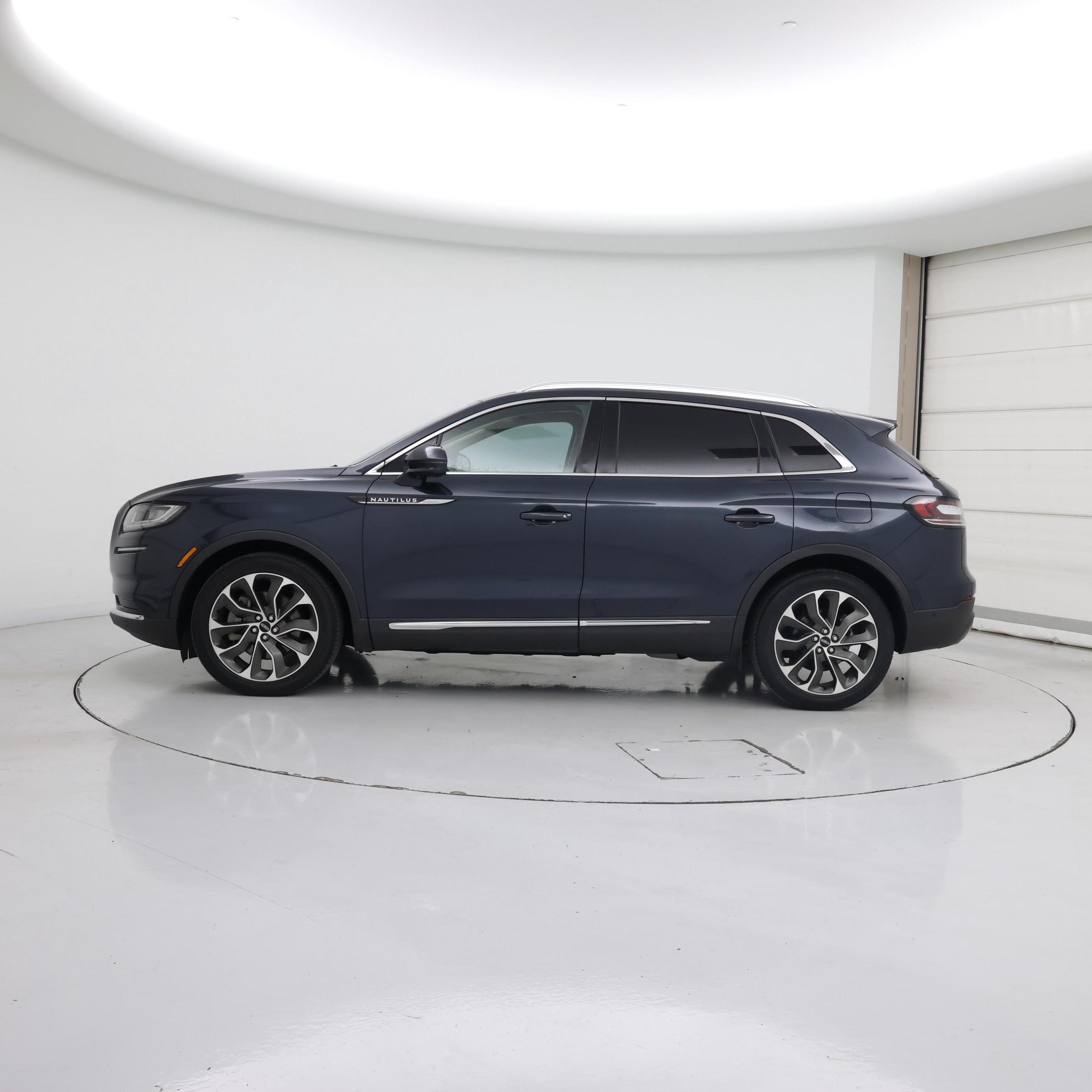 Thumbnail: 2021 Lincoln Nautilus - 3