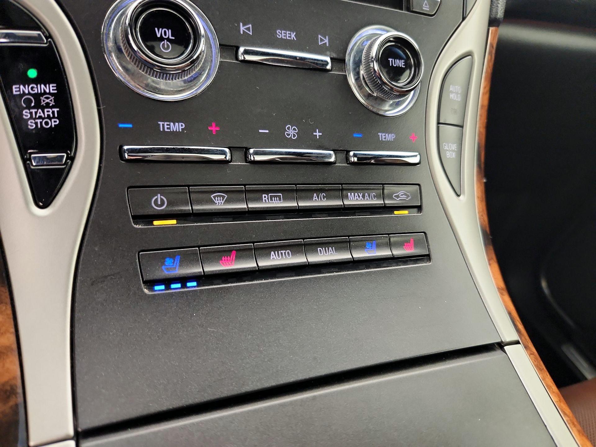 Thumbnail: 2020 Lincoln Nautilus - 17