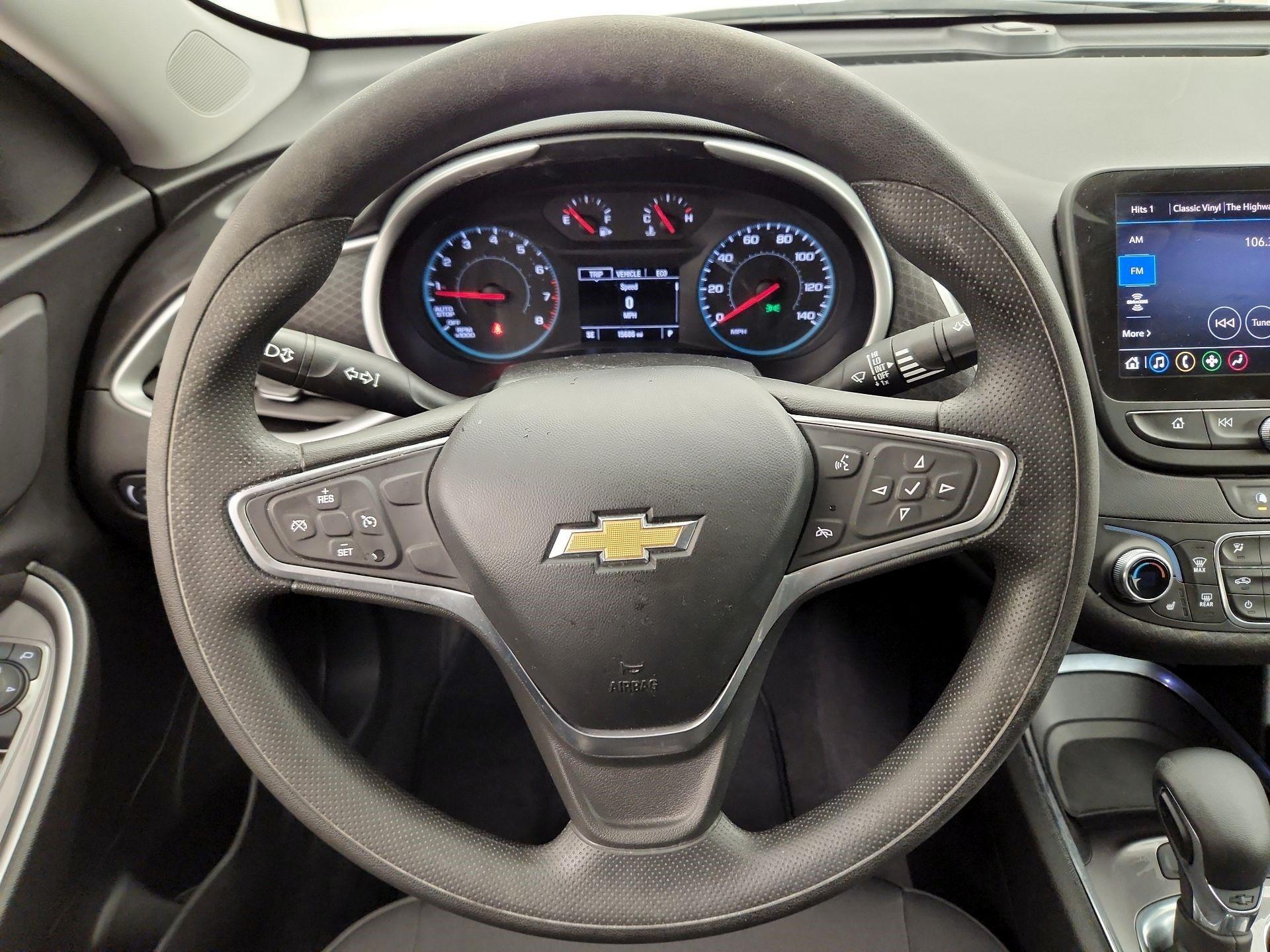 Thumbnail: 2022 Chevrolet Malibu - 10