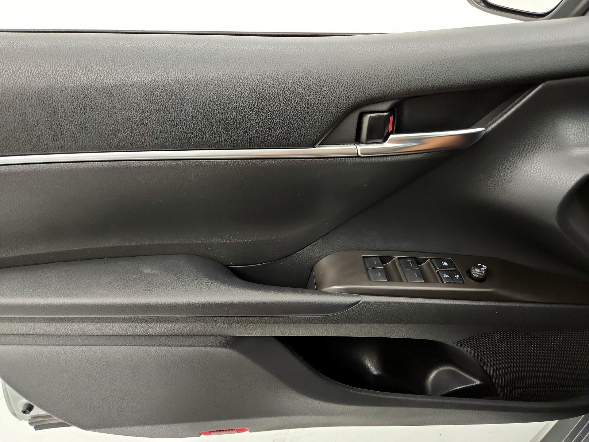Thumbnail: 2021 Toyota Camry - 12