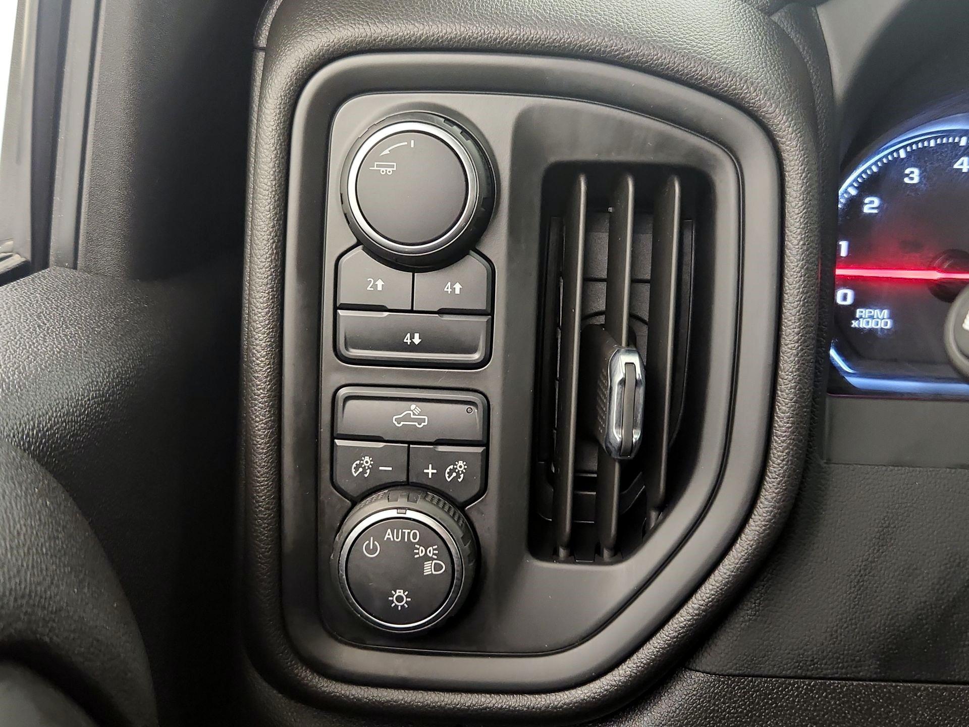 Thumbnail: 2024 Chevrolet Silverado 2500 - 13