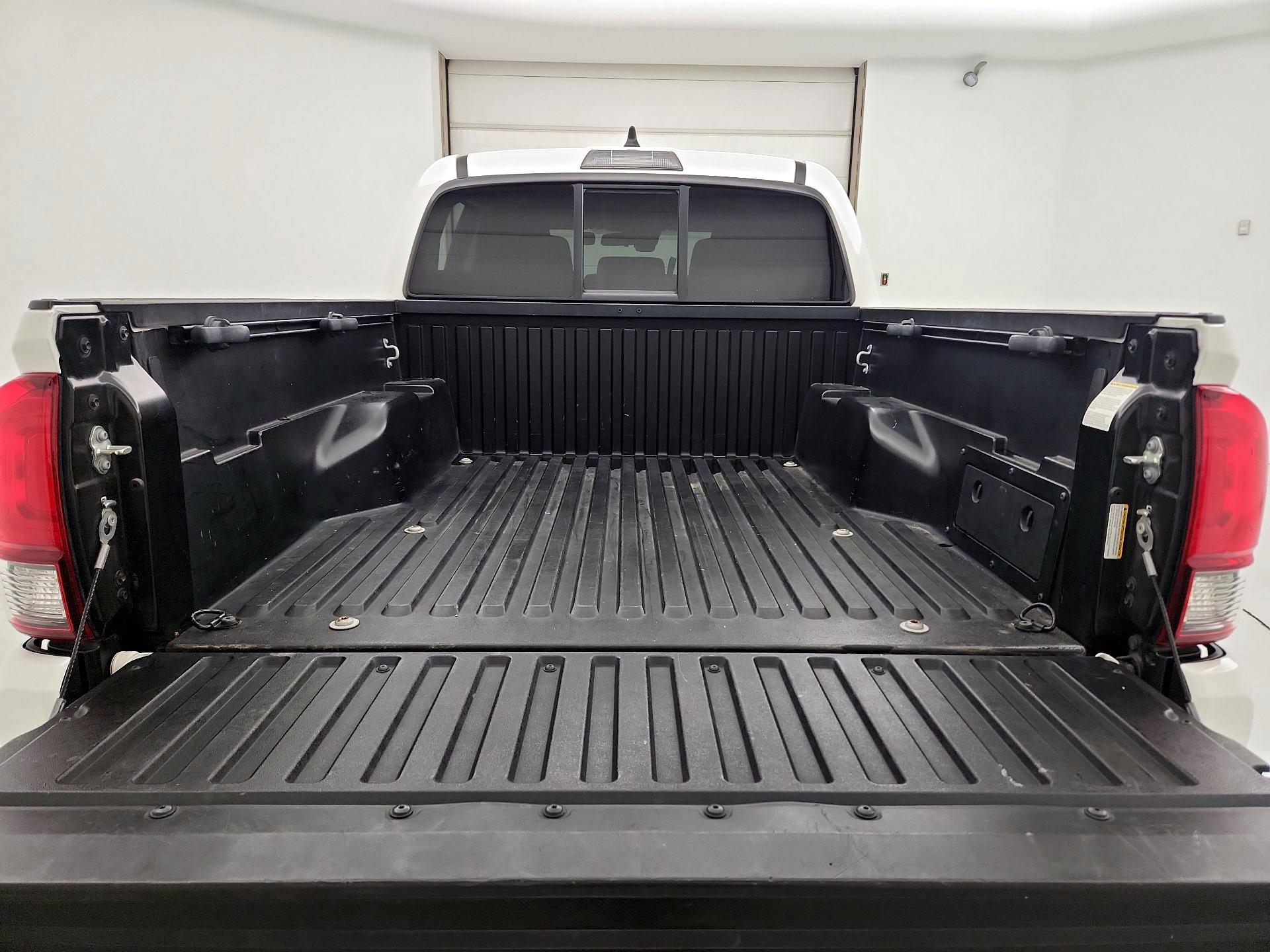 Thumbnail: 2021 Toyota Tacoma - 20