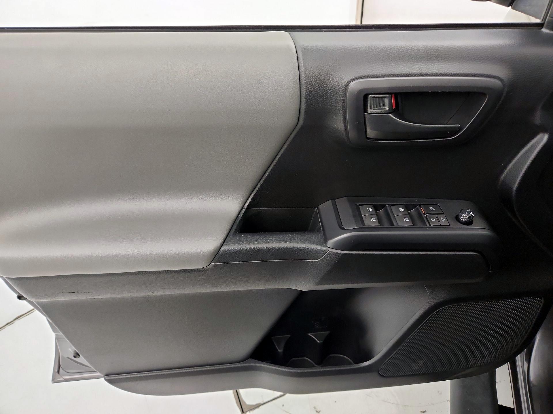 Thumbnail: 2021 Toyota Tacoma - 12