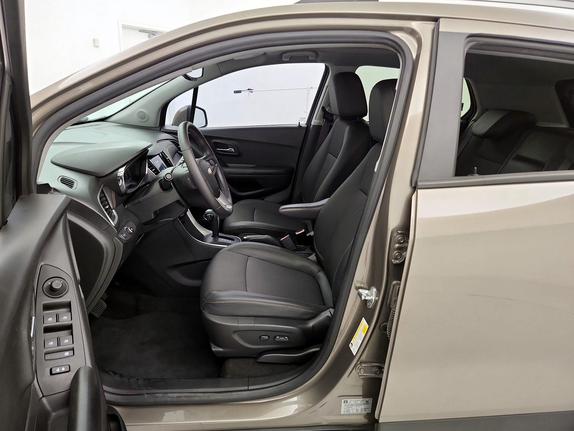 Thumbnail: 2022 Chevrolet Trax - 11
