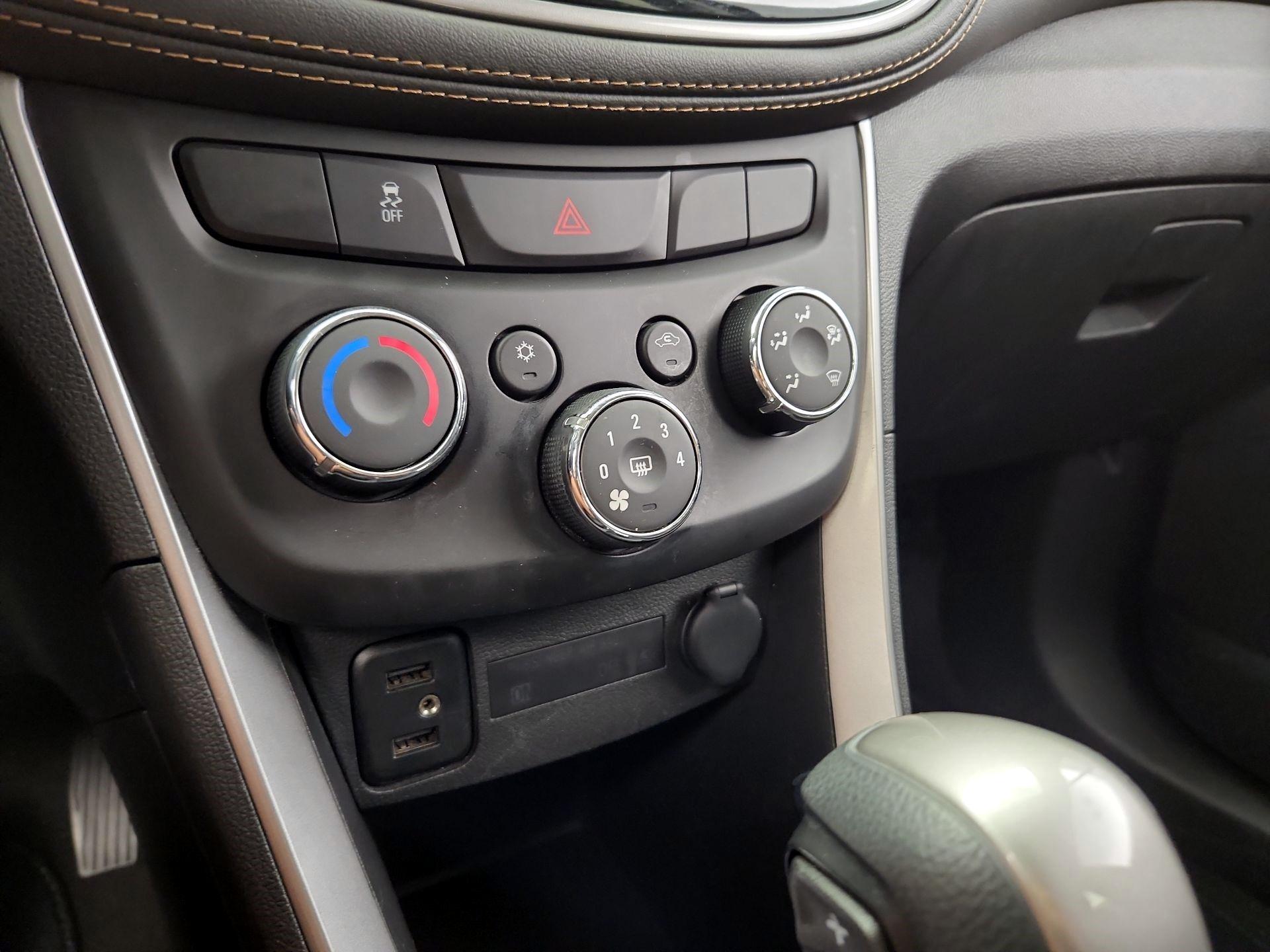 Thumbnail: 2022 Chevrolet Trax - 16