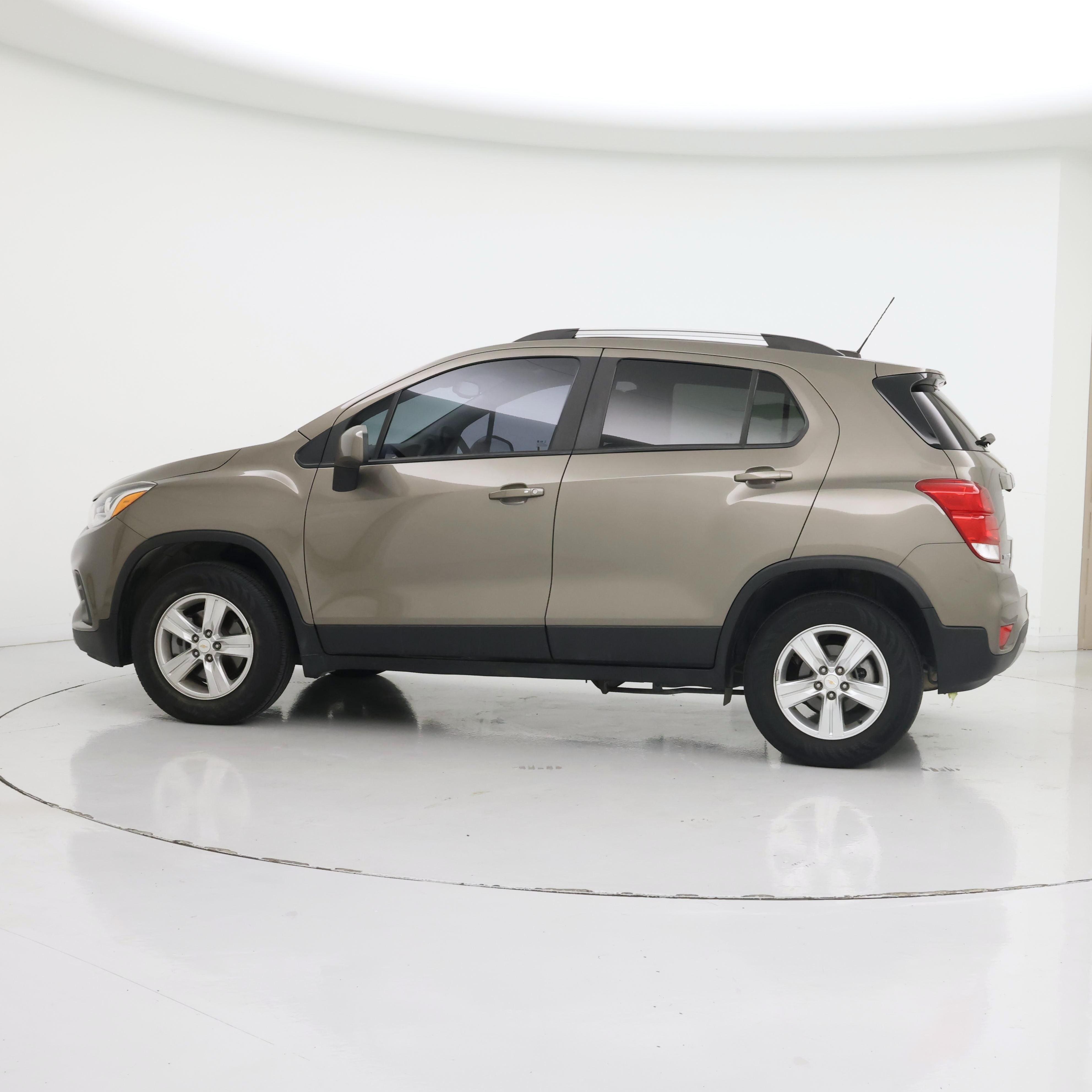 Thumbnail: 2022 Chevrolet Trax - 3