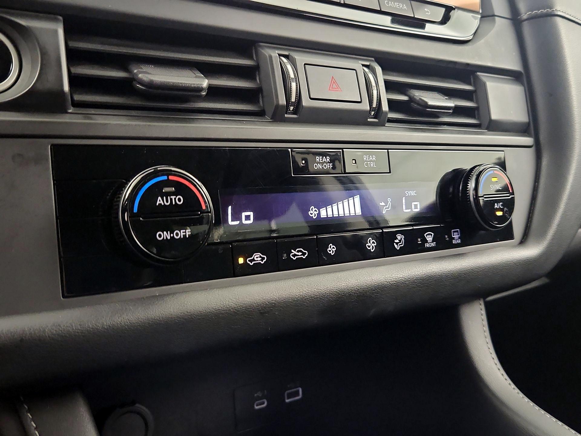 Thumbnail: 2023 Nissan Pathfinder - 16