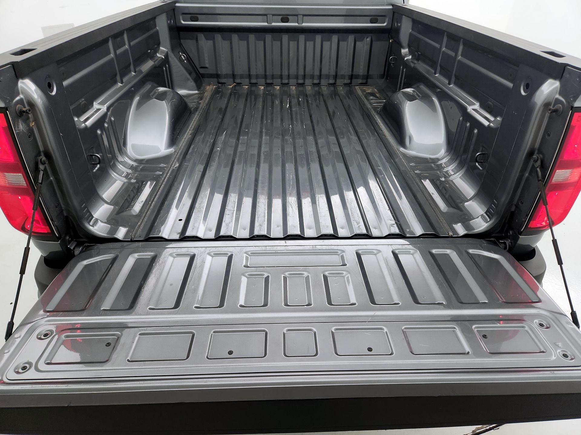 Thumbnail: 2022 Chevrolet Colorado - 20