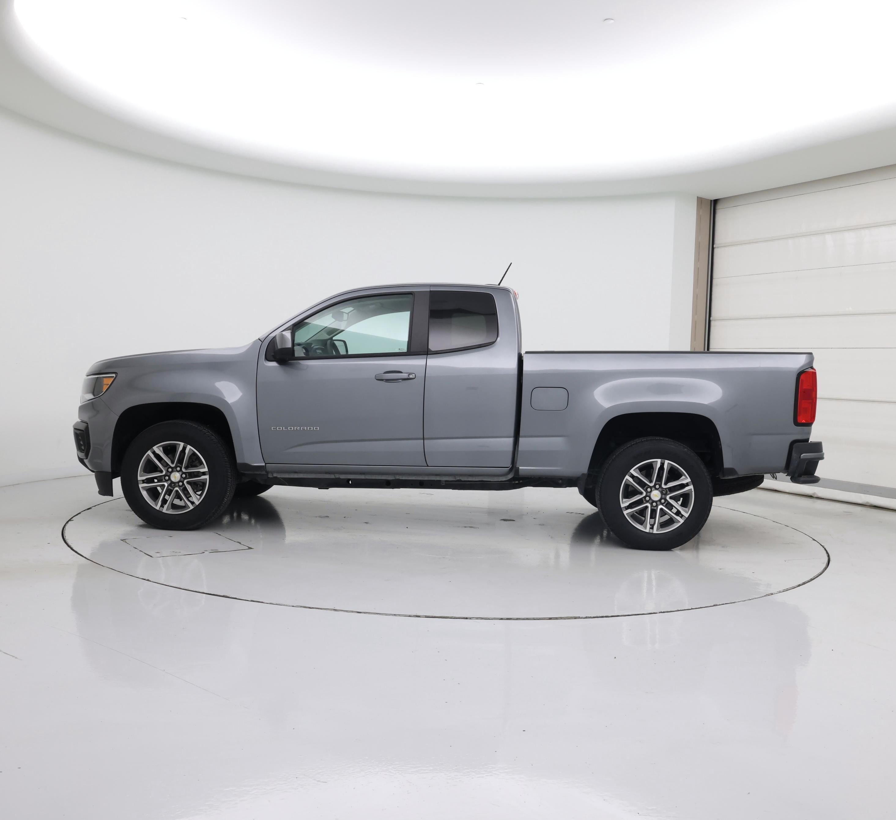 Thumbnail: 2022 Chevrolet Colorado - 3