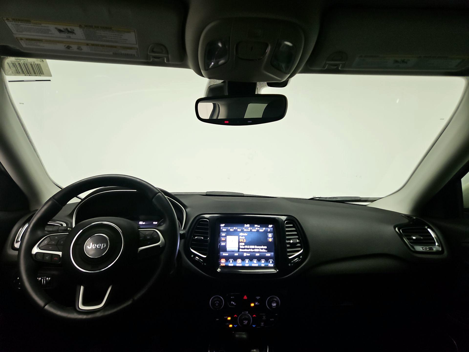 Thumbnail: 2018 Jeep Compass - 9