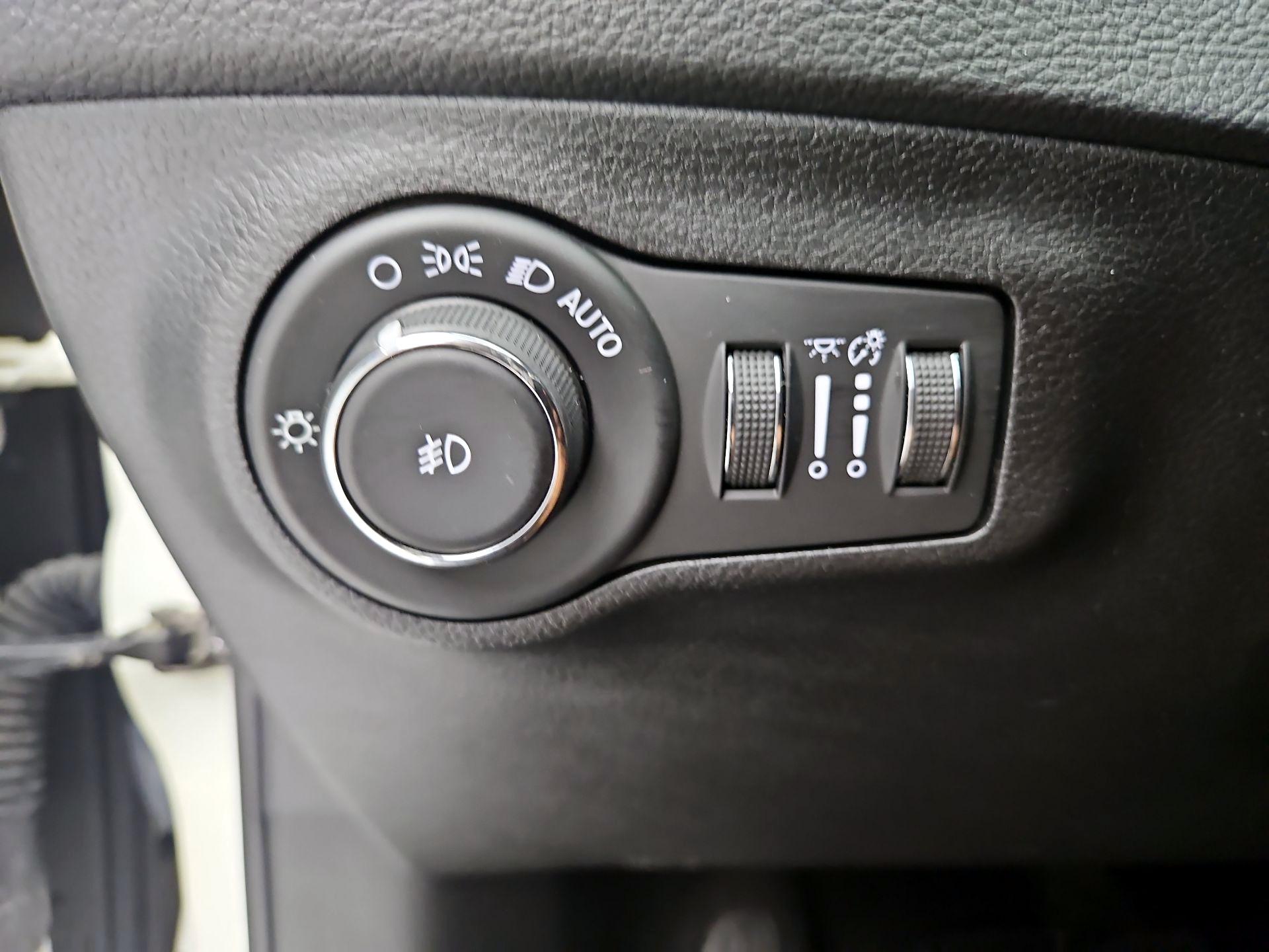Thumbnail: 2018 Jeep Compass - 13