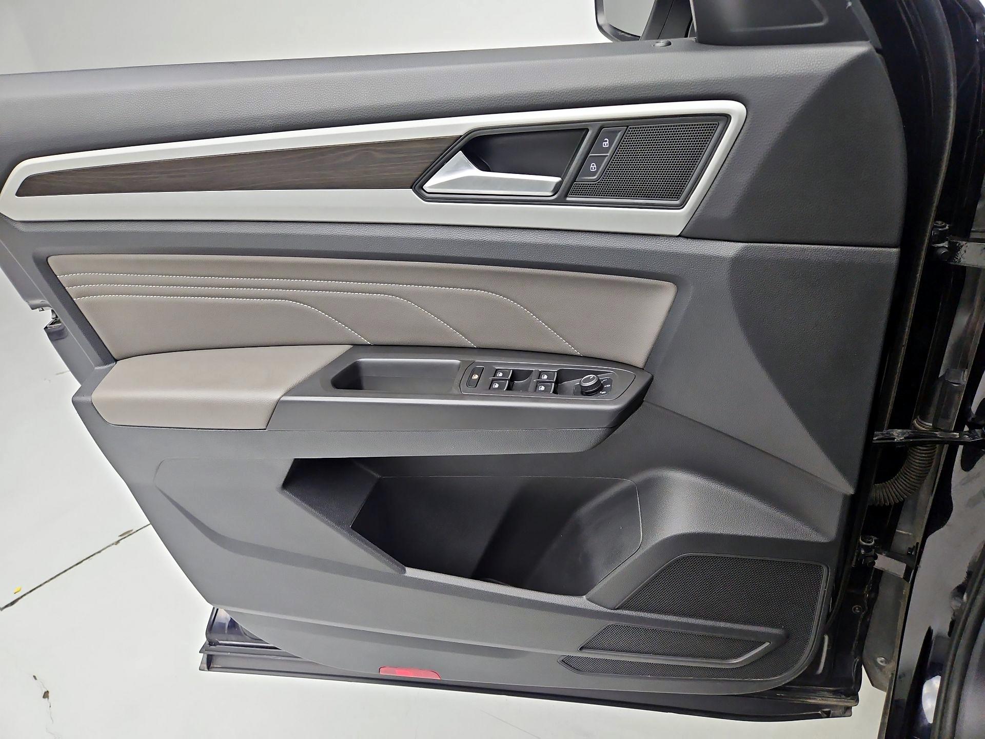 Thumbnail: 2022 Volkswagen Atlas - 12