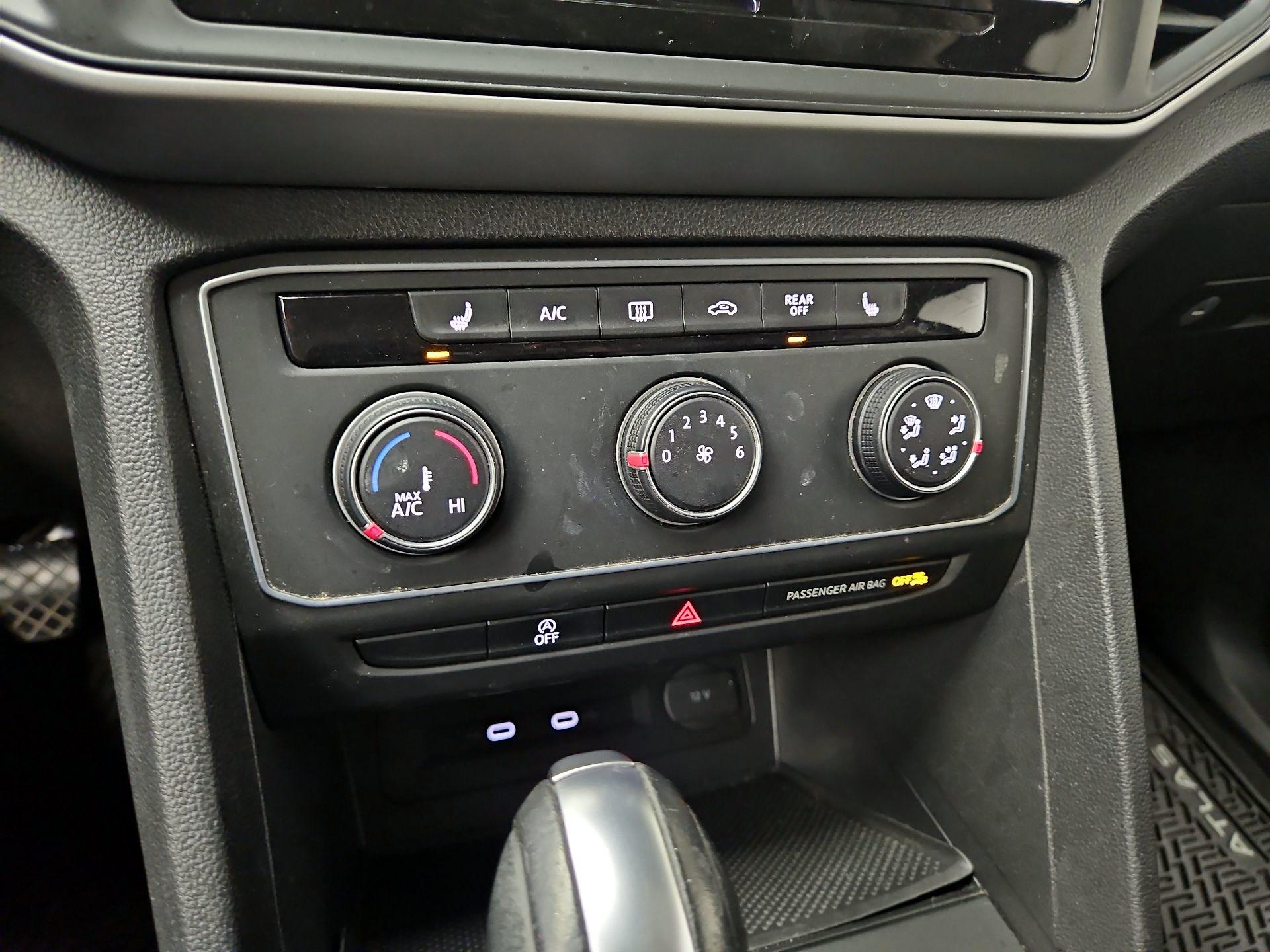 Thumbnail: 2022 Volkswagen Atlas - 16