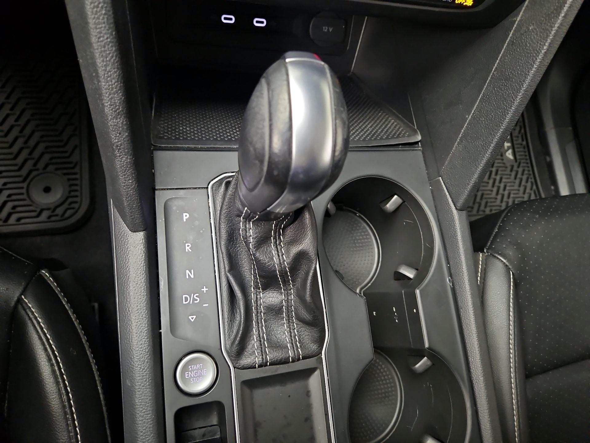 Thumbnail: 2022 Volkswagen Atlas - 17