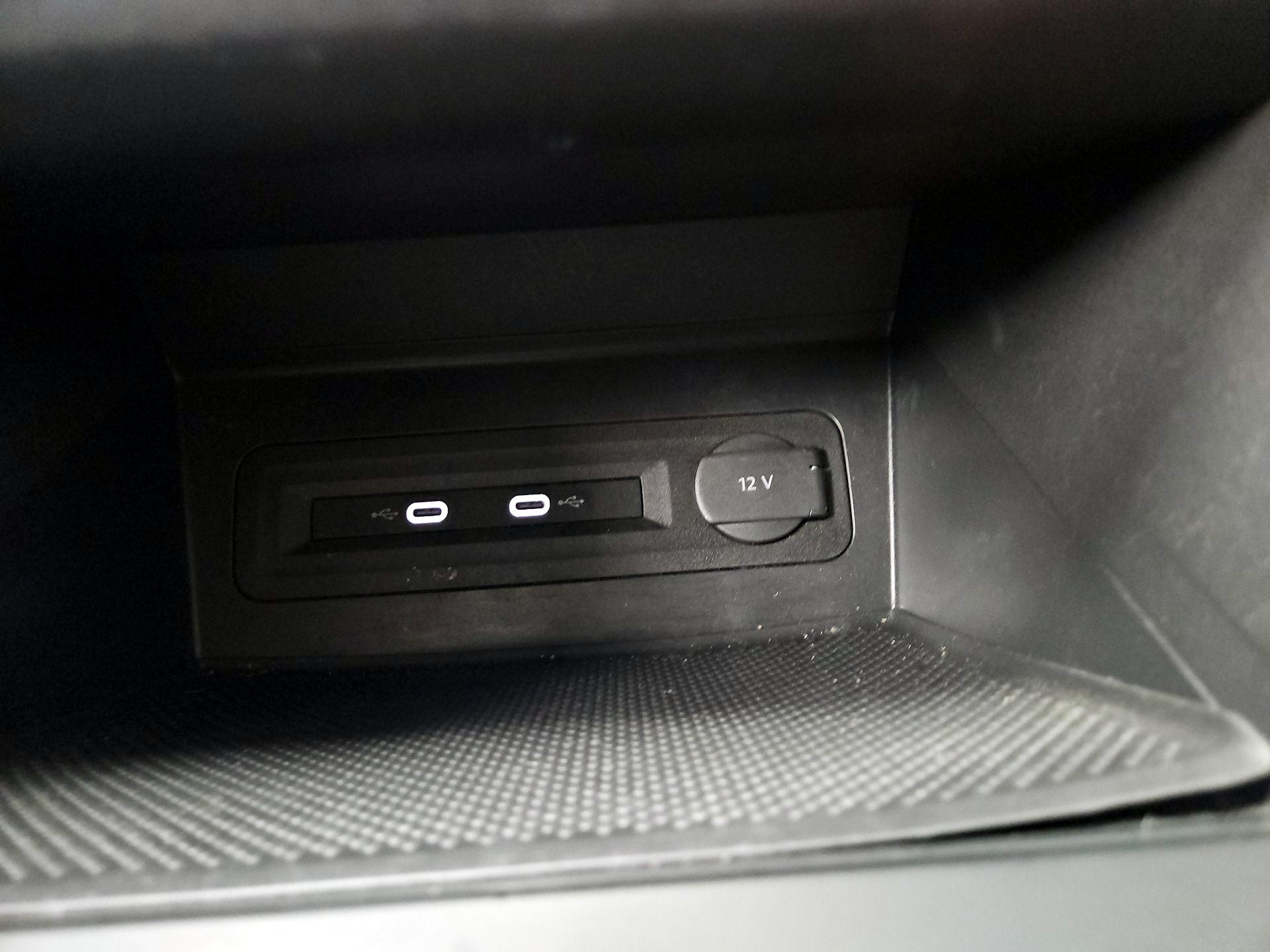 Thumbnail: 2022 Volkswagen Atlas - 18