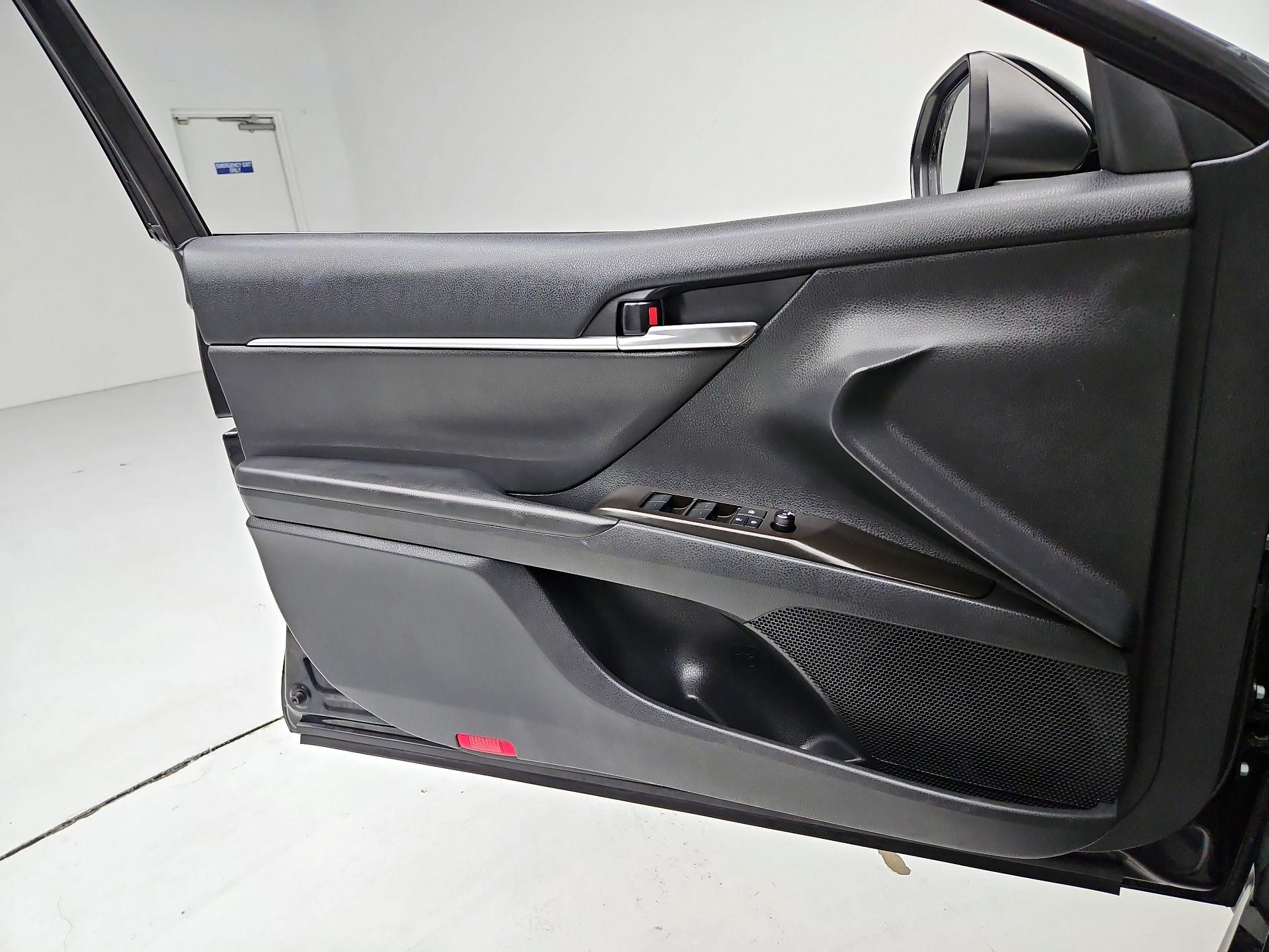 Thumbnail: 2023 Toyota Camry - 12