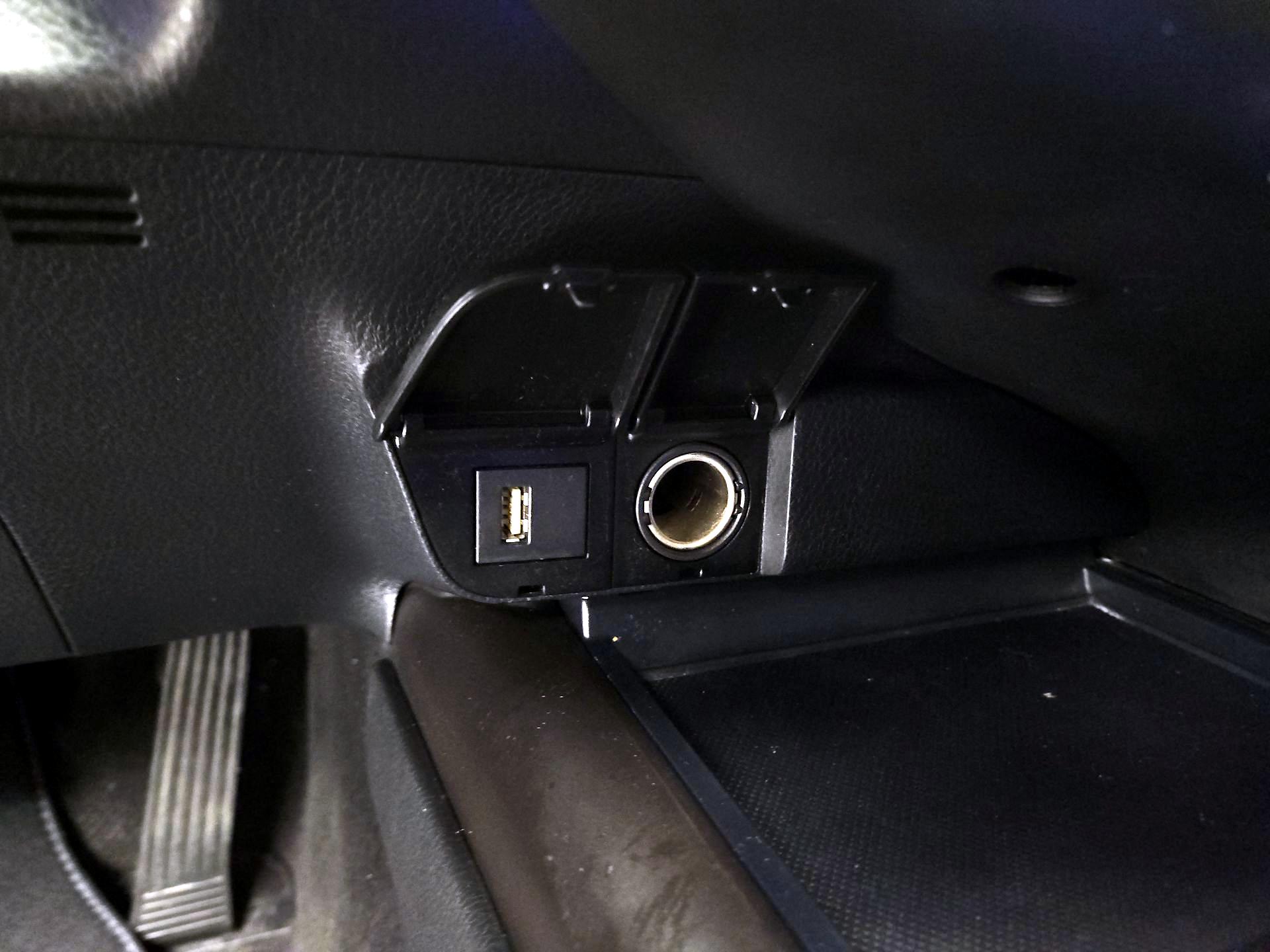 Thumbnail: 2023 Toyota Camry - 18