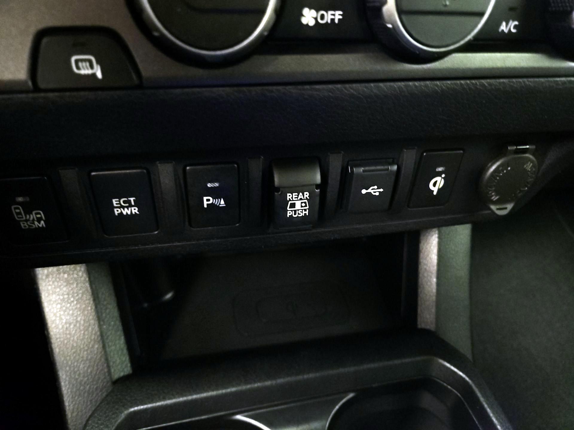 Thumbnail: 2021 Toyota Tacoma - 18