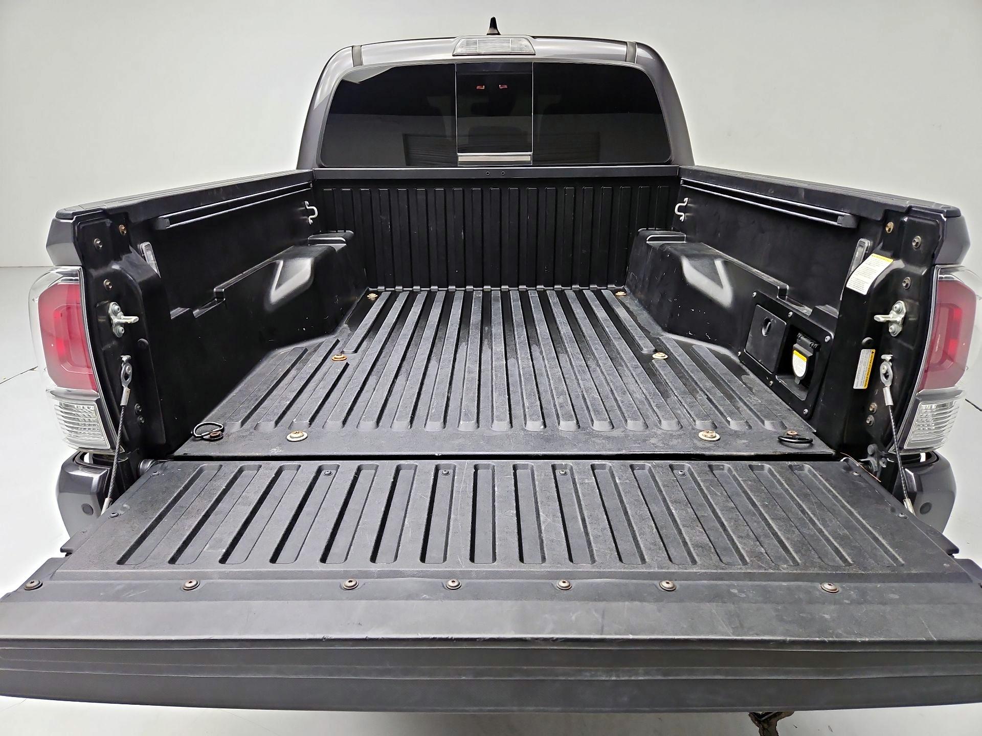 Thumbnail: 2021 Toyota Tacoma - 20