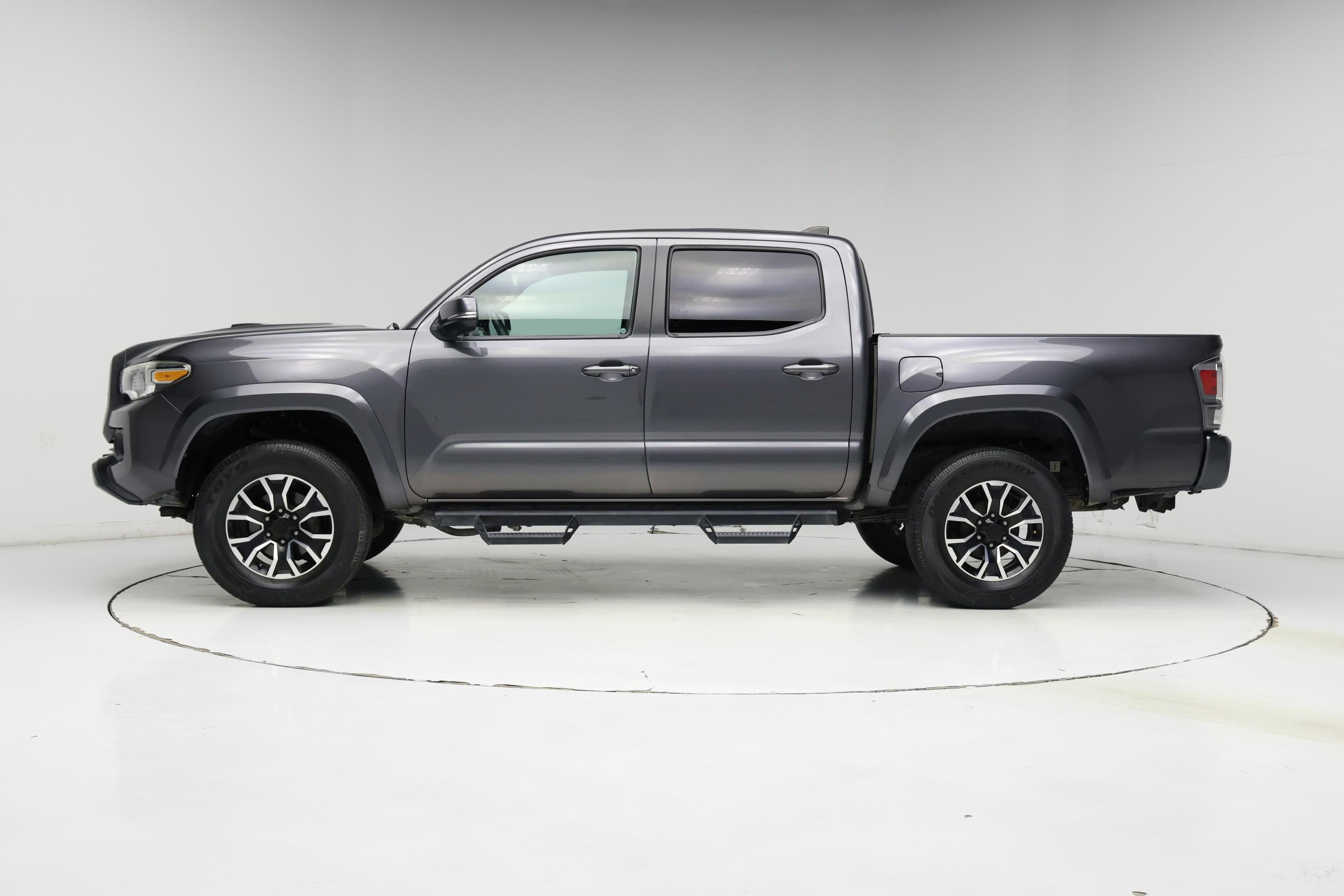 Thumbnail: 2021 Toyota Tacoma - 3