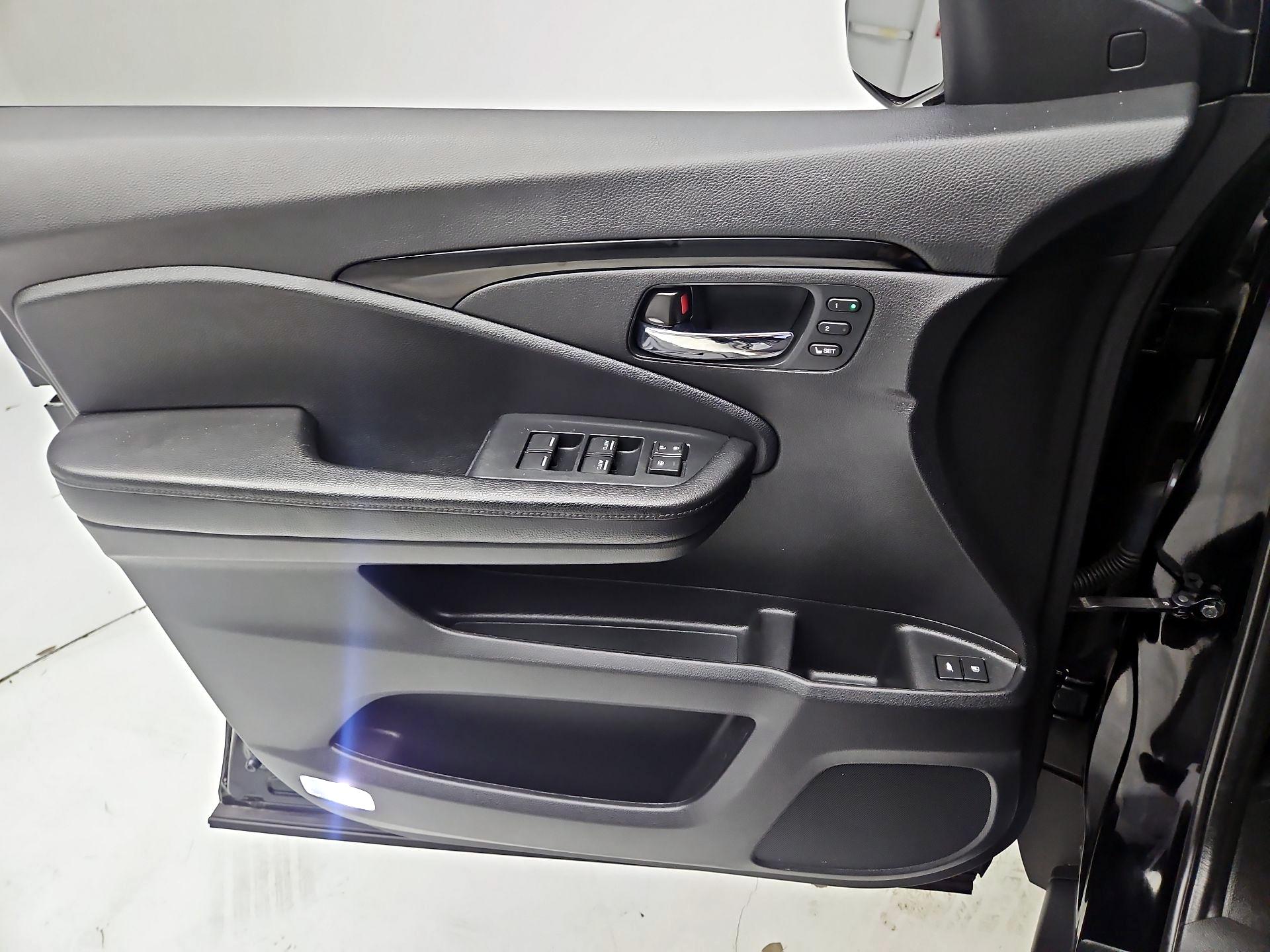 Thumbnail: 2021 Honda Pilot - 12