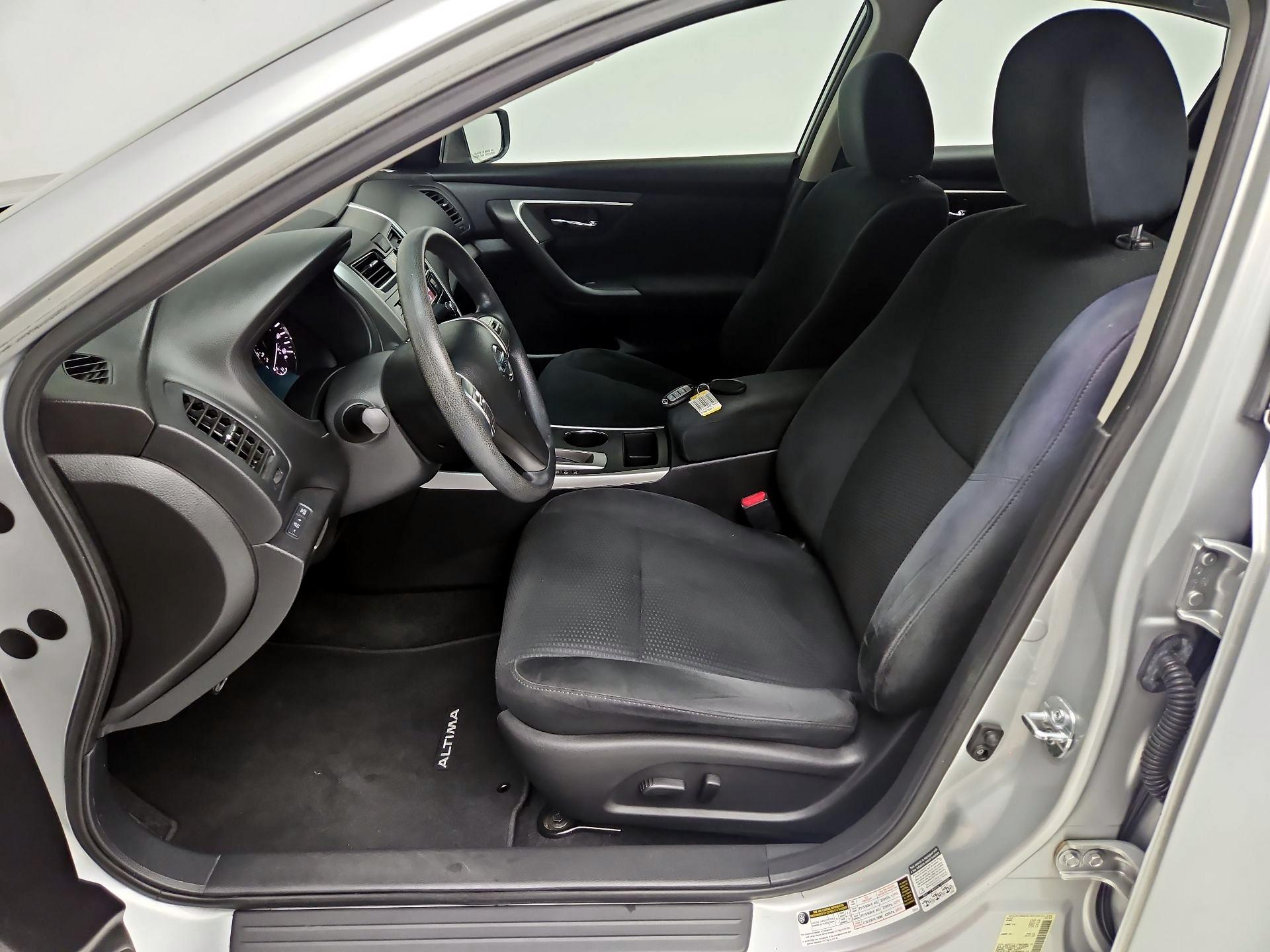 Thumbnail: 2015 Nissan Altima - 11