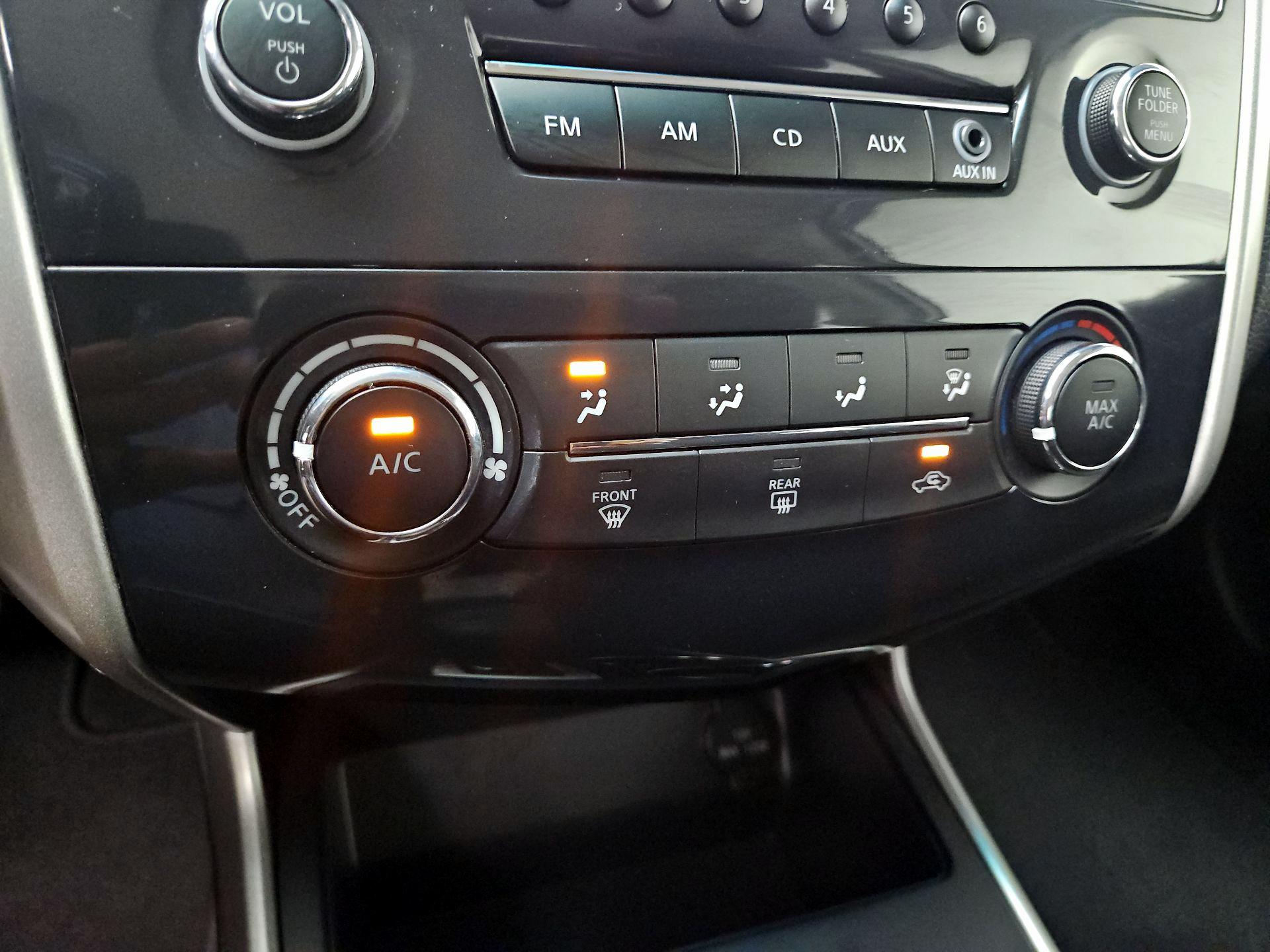 Thumbnail: 2015 Nissan Altima - 15