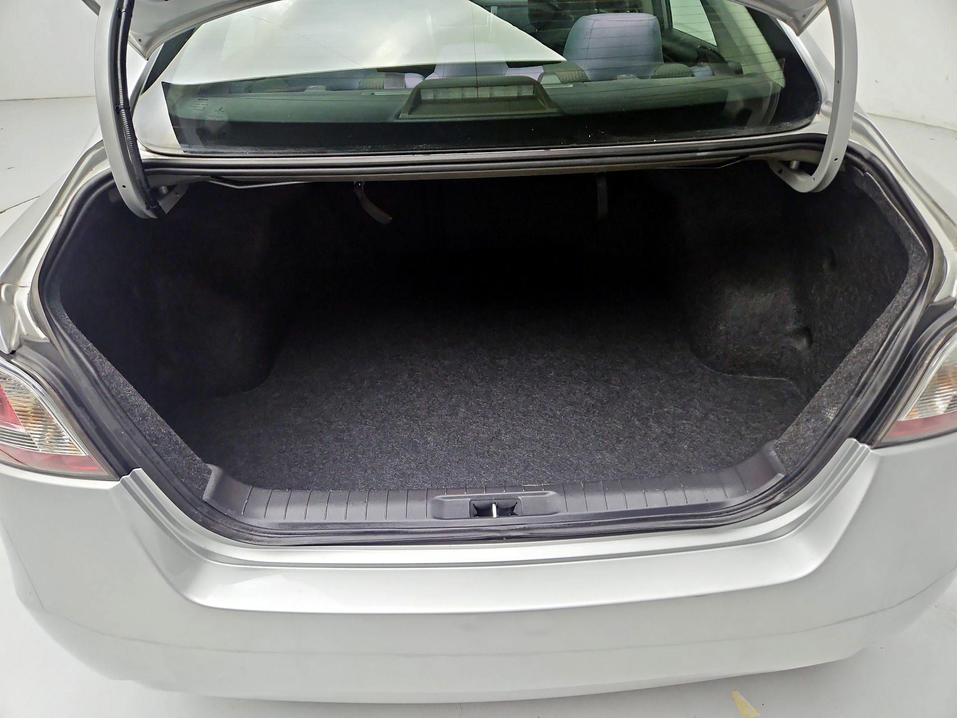 Thumbnail: 2015 Nissan Altima - 19