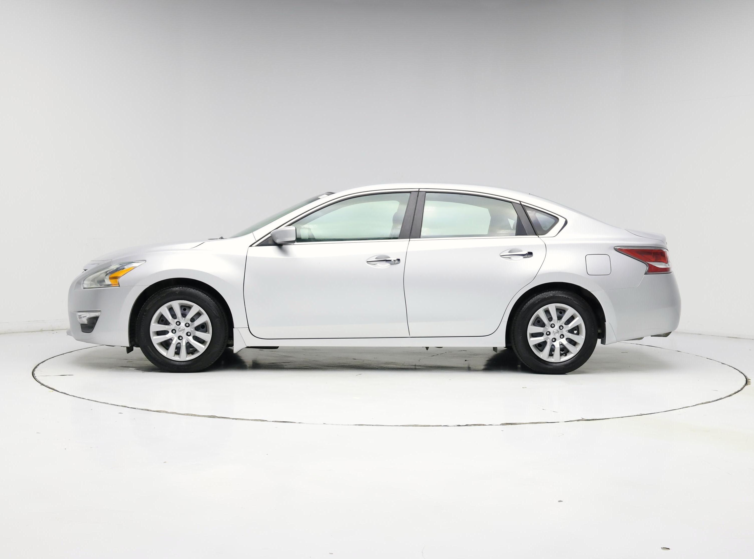 Thumbnail: 2015 Nissan Altima - 3