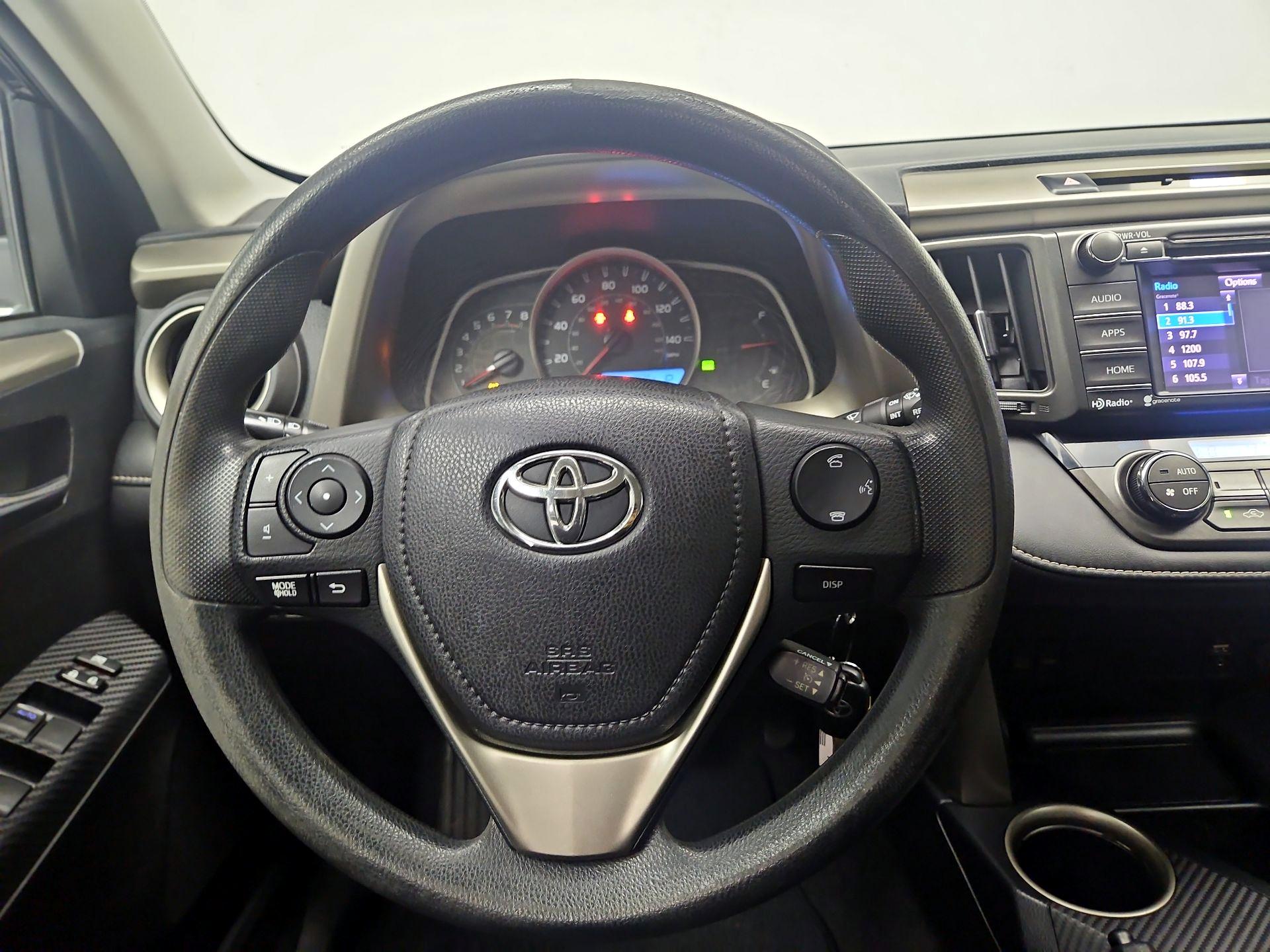 Thumbnail: 2015 Toyota RAV4 - 10