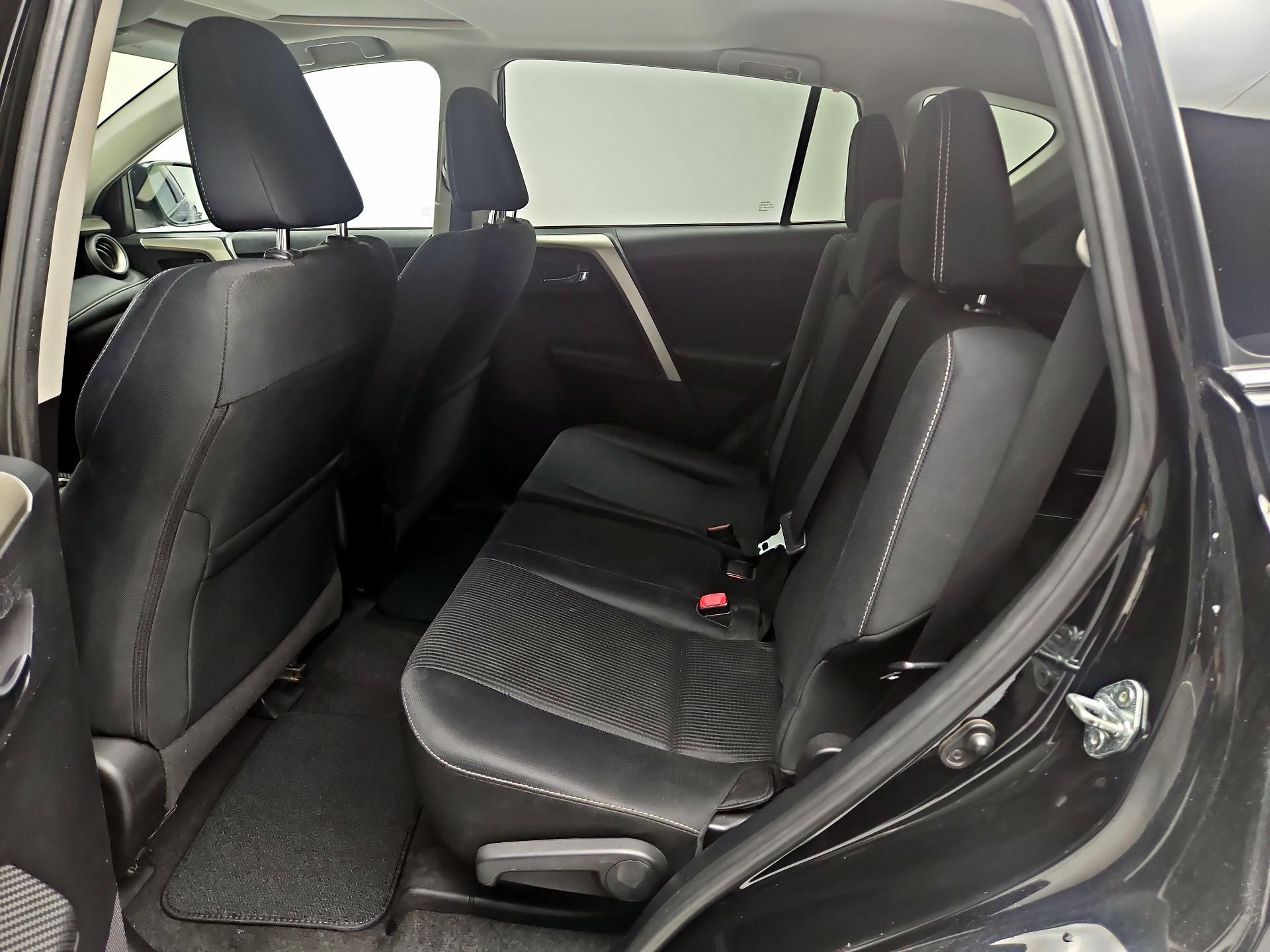 Thumbnail: 2015 Toyota RAV4 - 20