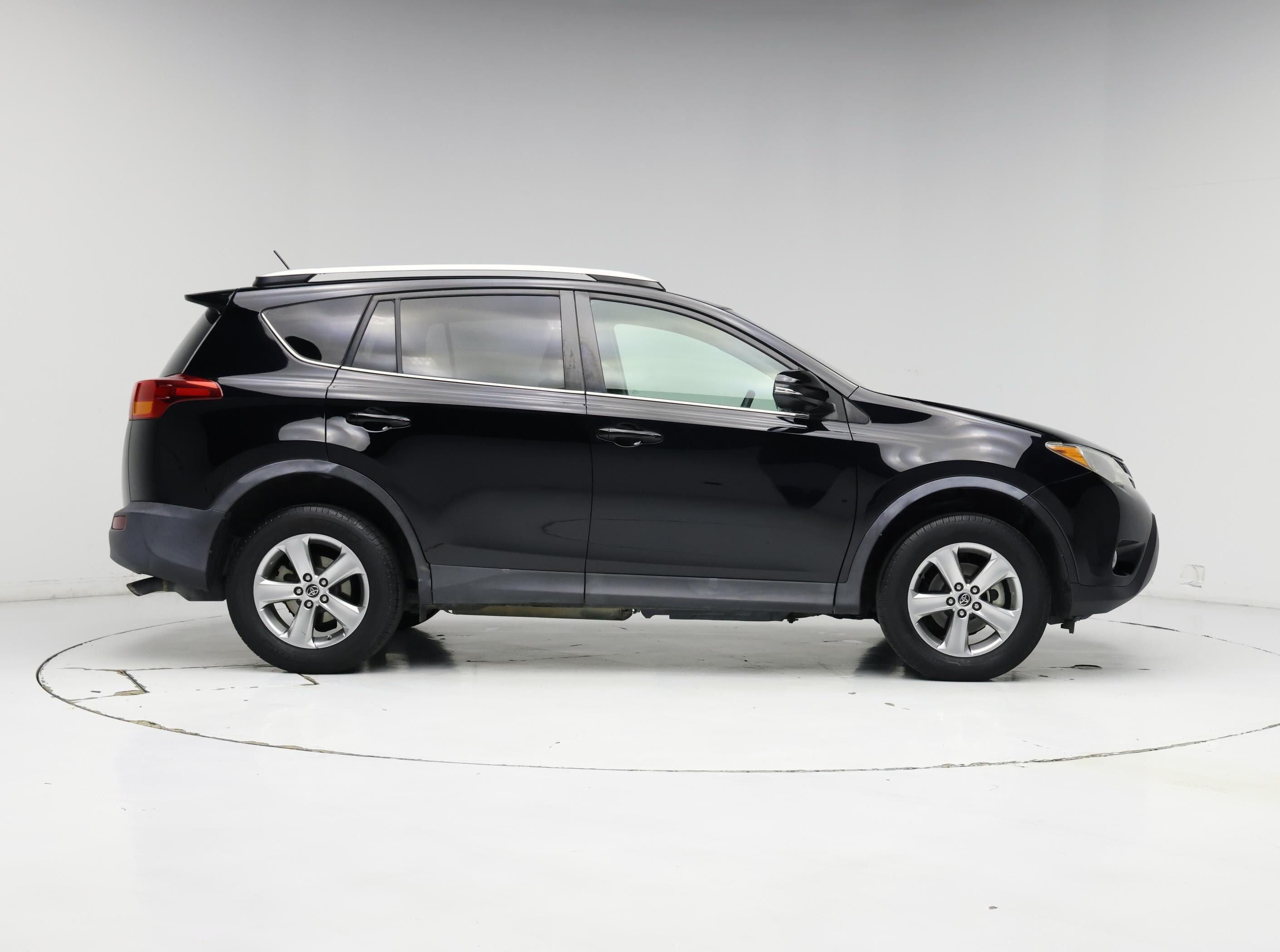 Thumbnail: 2015 Toyota RAV4 - 7