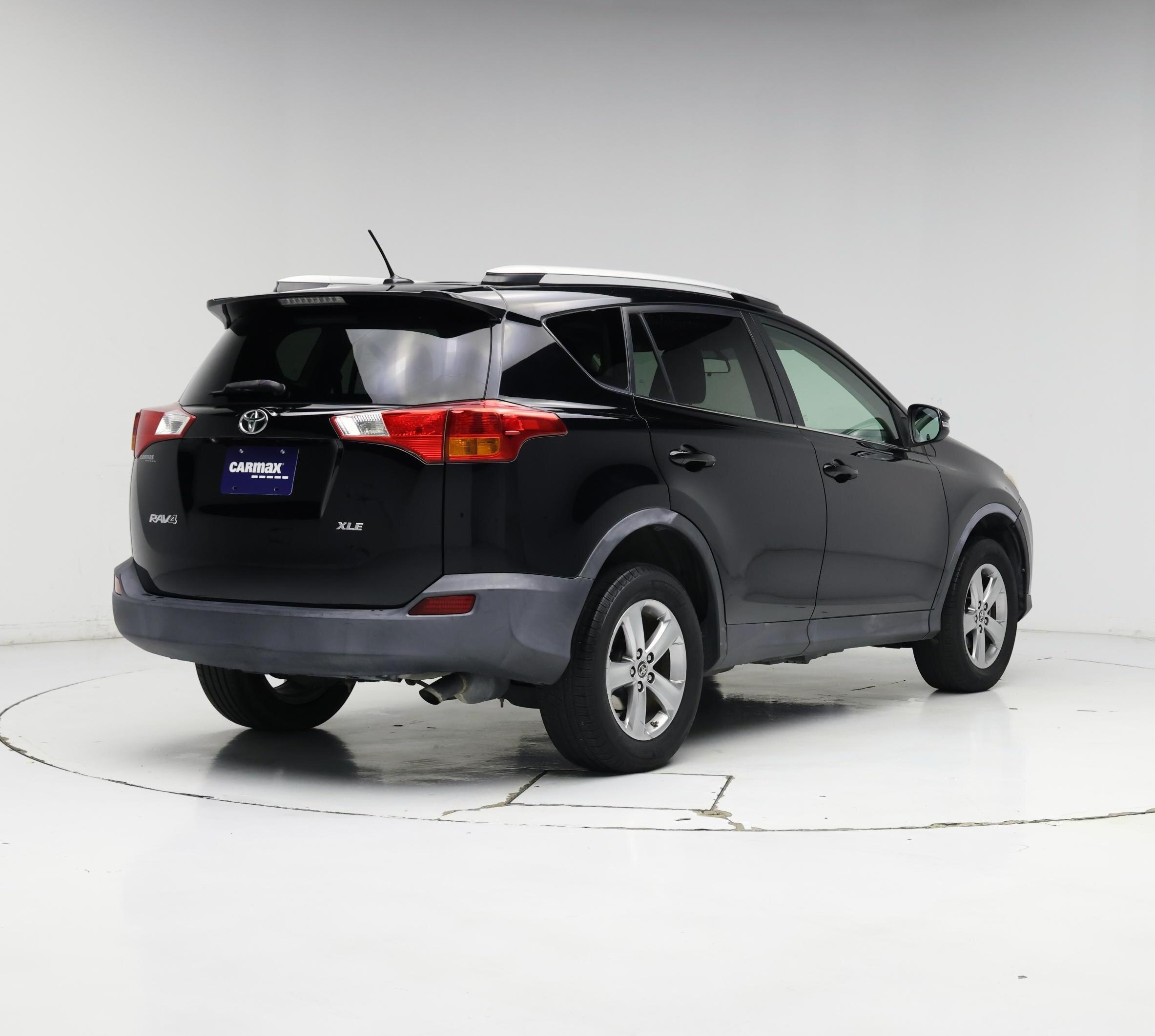 Thumbnail: 2015 Toyota RAV4 - 8