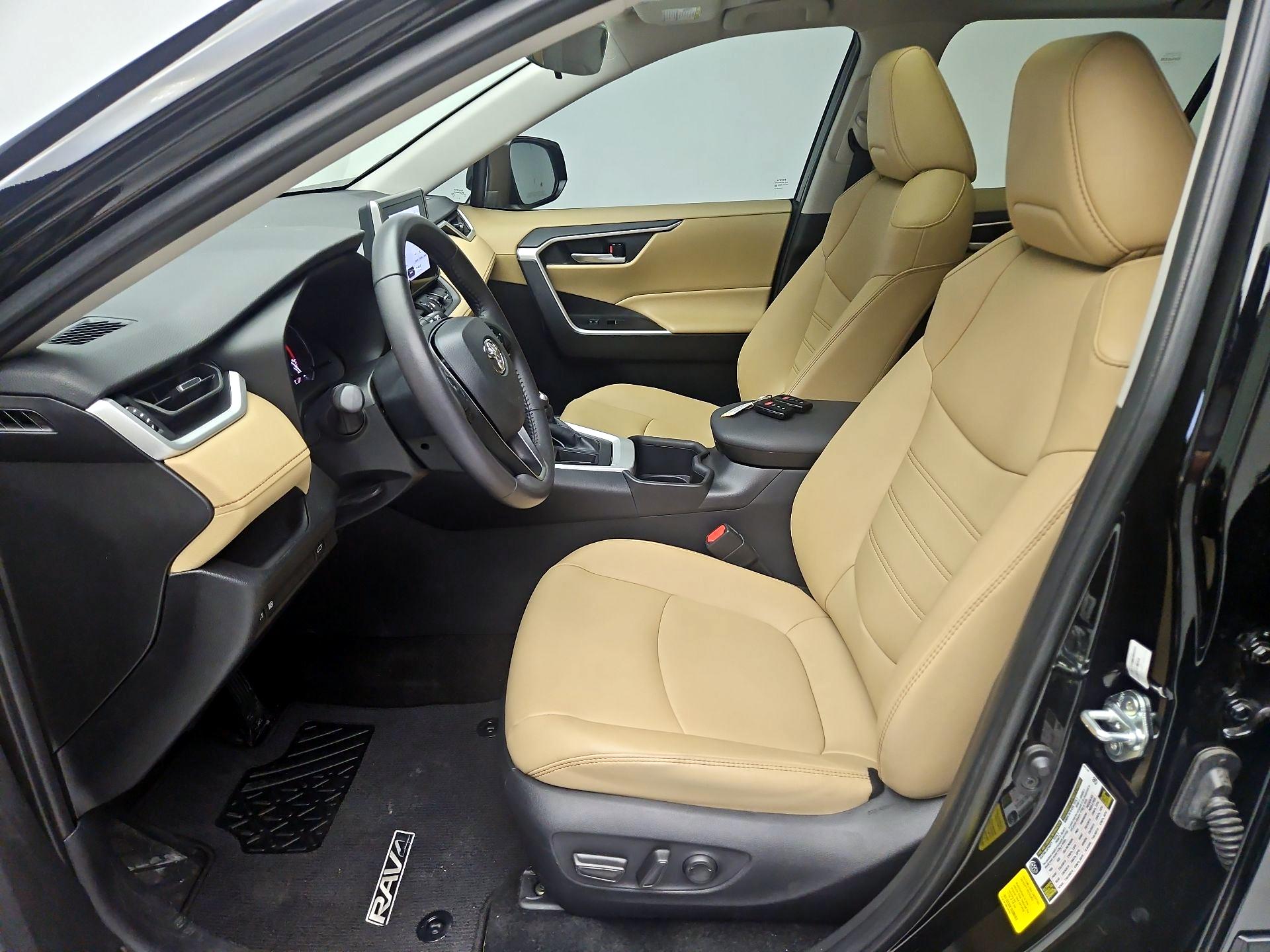 Thumbnail: 2025 Toyota RAV4 - 9