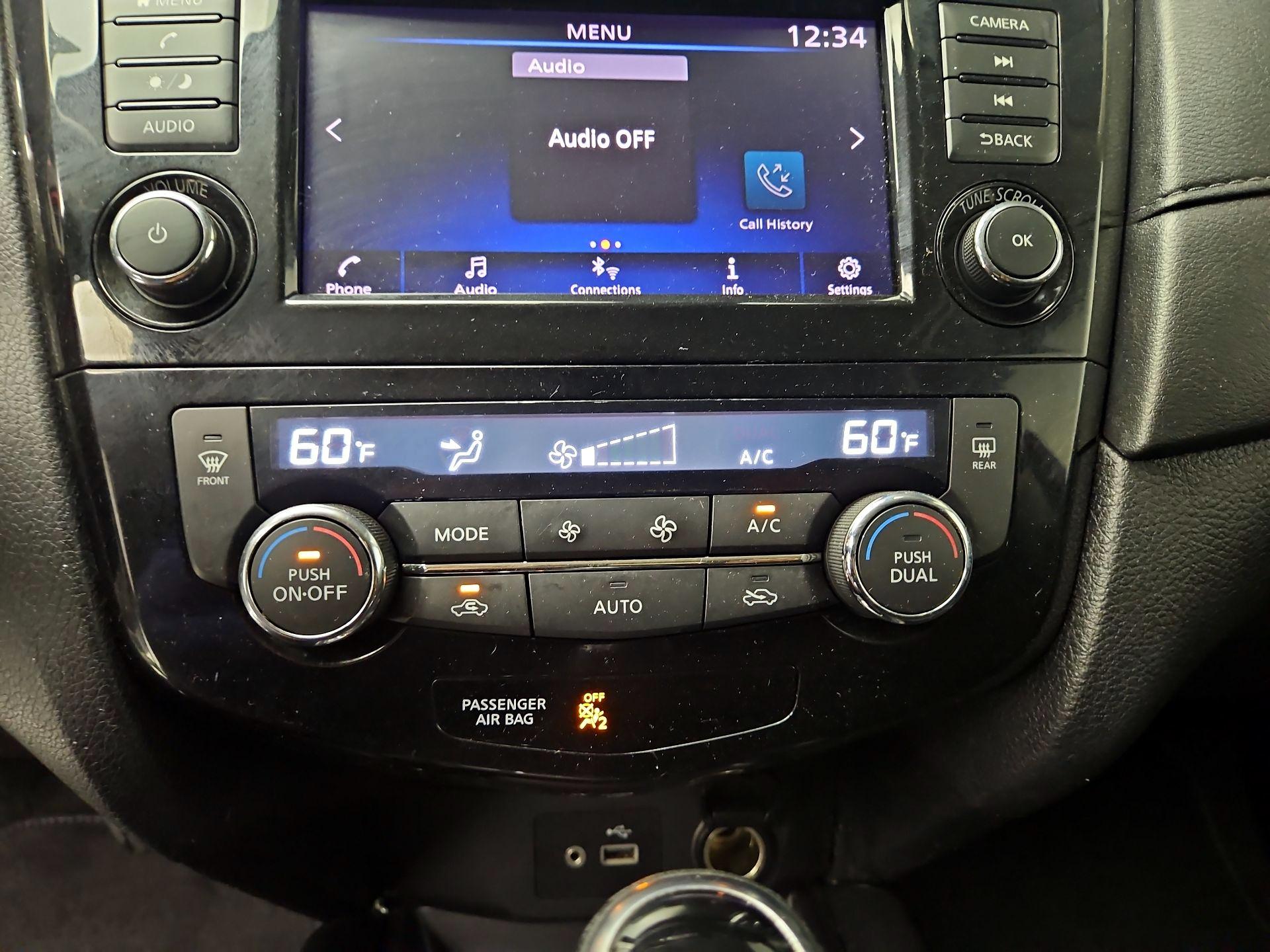 Thumbnail: 2019 Nissan Rogue - 16