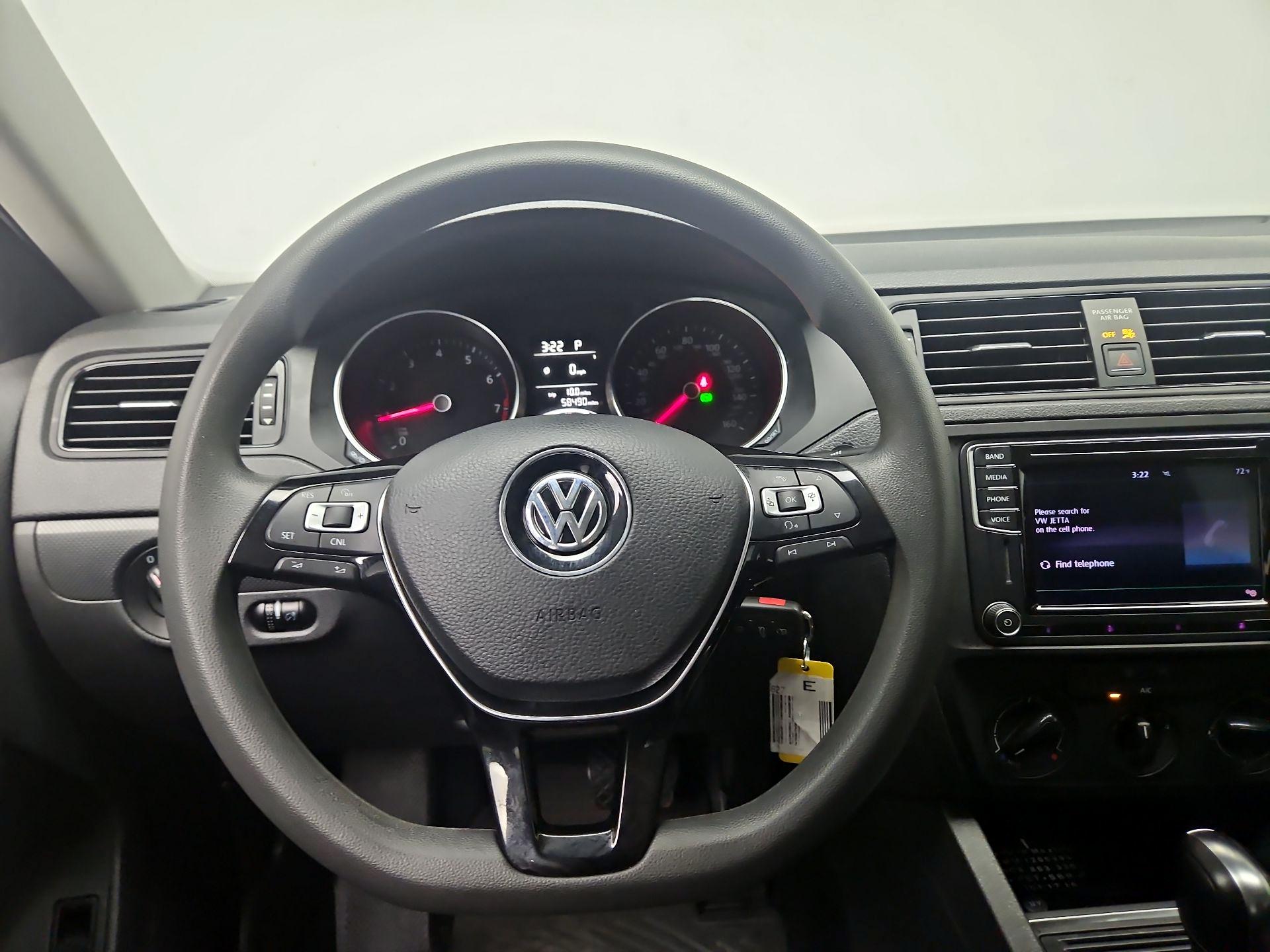 Thumbnail: 2016 Volkswagen Jetta - 10