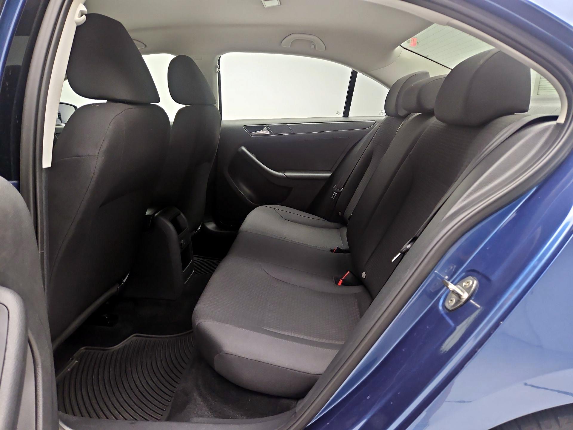 Thumbnail: 2016 Volkswagen Jetta - 19