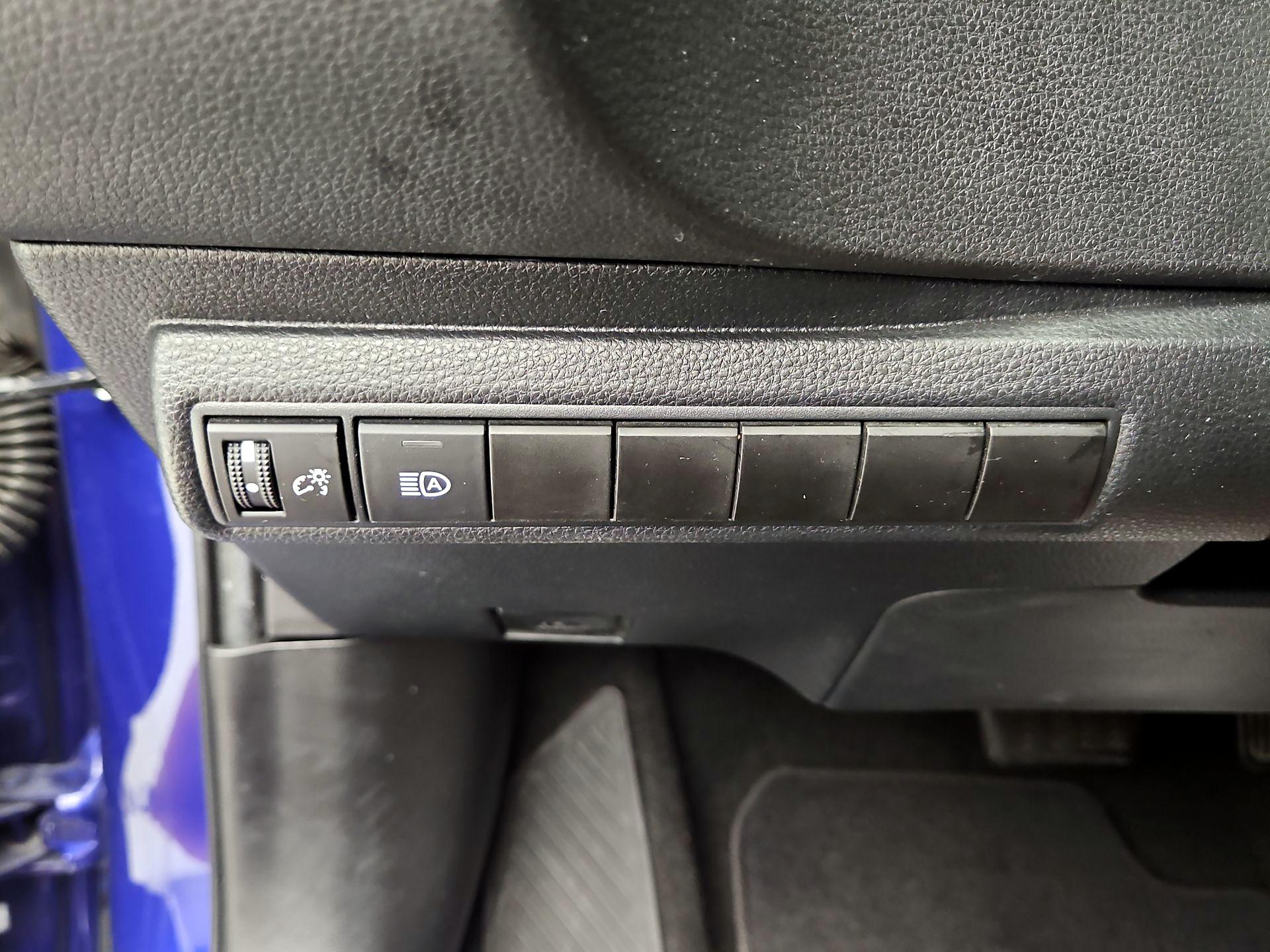 Thumbnail: 2021 Toyota Corolla - 13