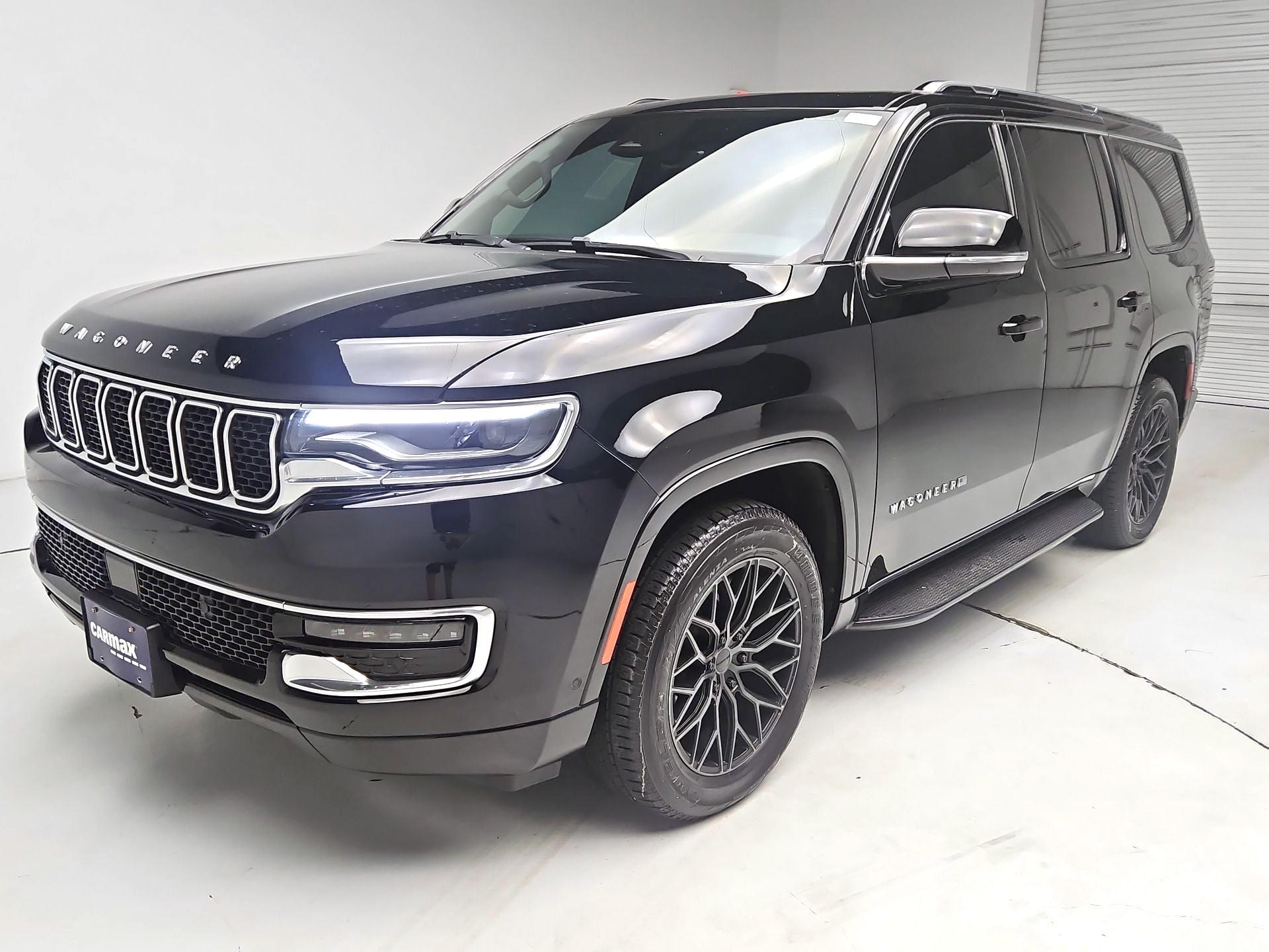 Thumbnail: 2023 Jeep Wagoneer - 3