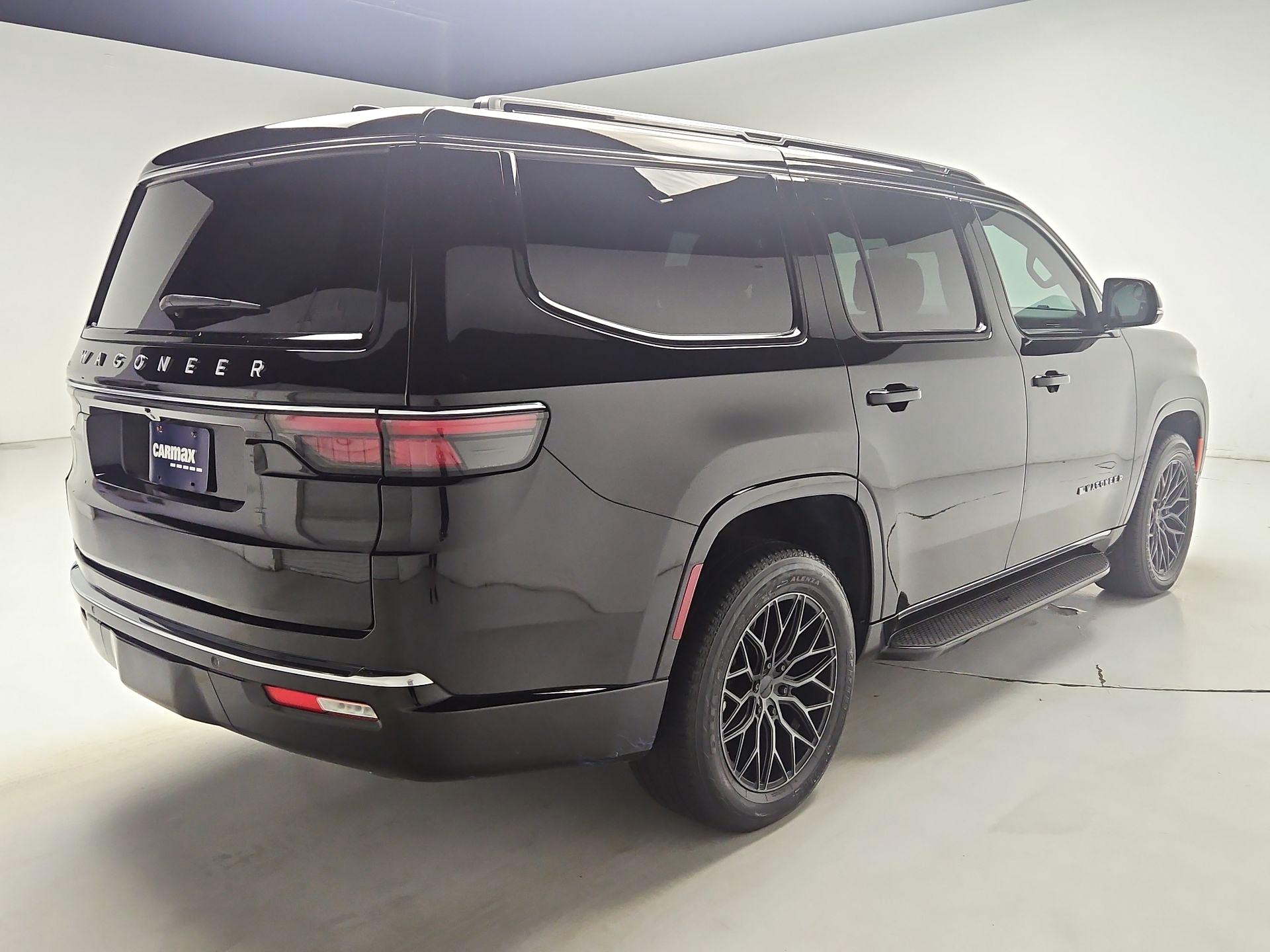 Thumbnail: 2023 Jeep Wagoneer - 5